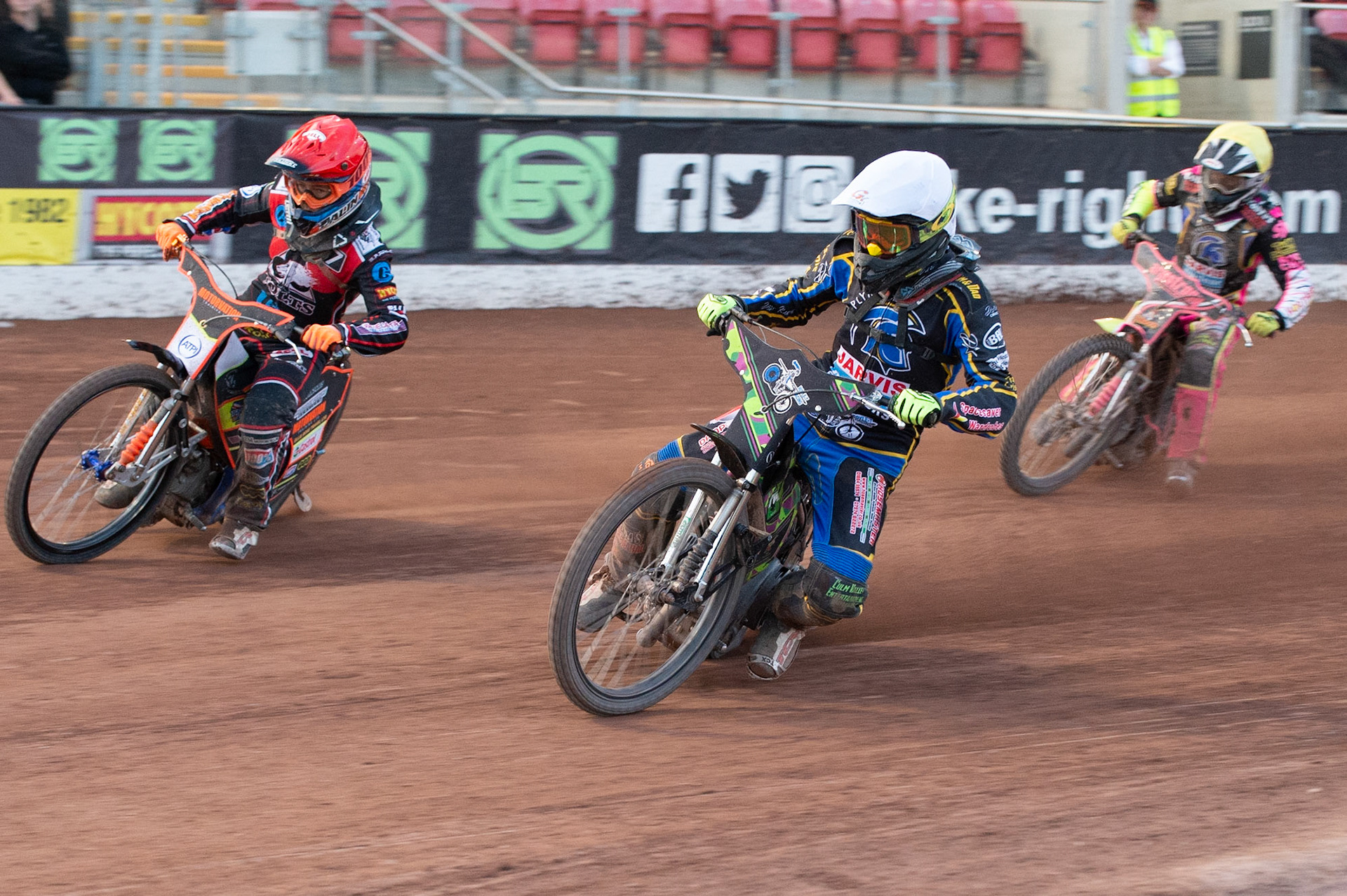 Photo: Ian Charles

Richard Andrews  (White) inside Jordan Palin  (Red) with Sheldon Davies  (Yellow) behind

Belle Vue Colts v Plymouth Gladiators National League, Belle Vue National Speedway Stadium, Manchester, Thursday 23  May  2019