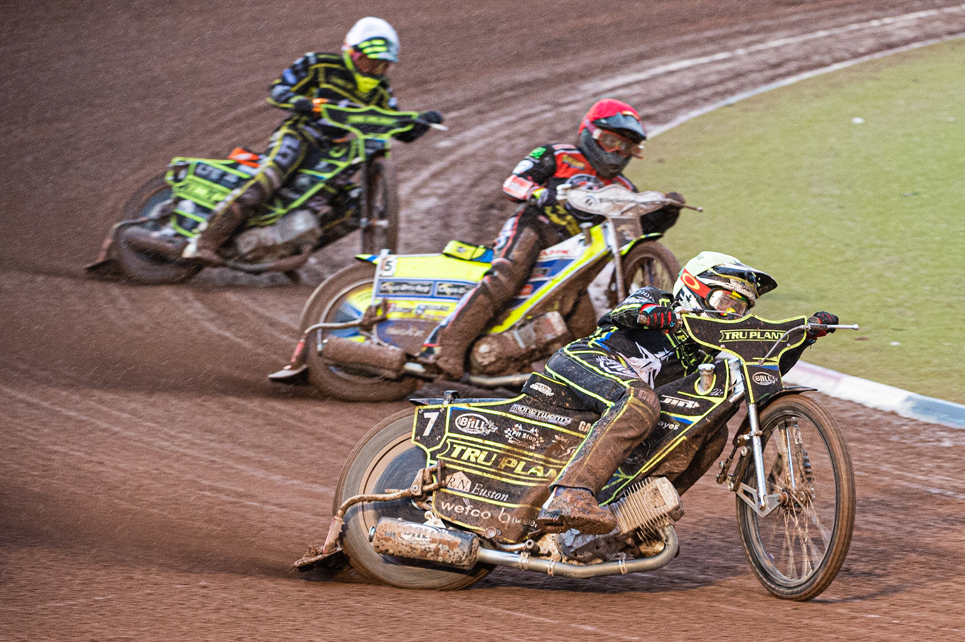 Photo by Ian Charles

Jake Allen  (Yellow) leads Kenneth Bjerre  (Red) and Krystian Pieszczek  (White)


Belle Vue Aces v Ipswich Witches, British Speedway Premiership, Belle Vue National Speedway Stadium, Manchester, Monday 8  July  2019