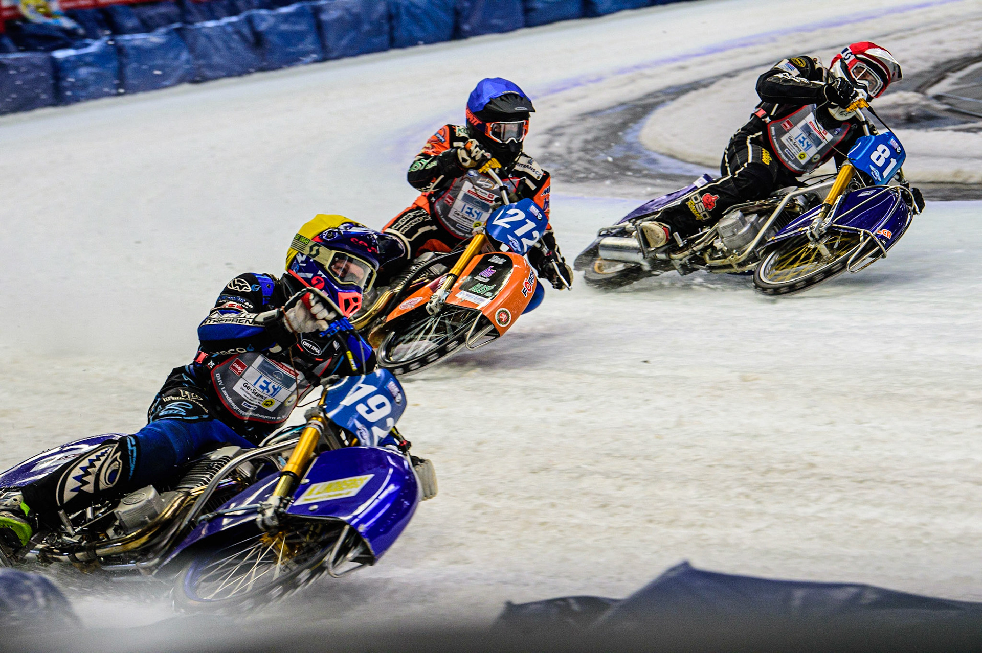 Niclas Svensson (192) (Yellow) outside Lukas Hutla (212) (Blue) and Jimmy Olsen (81) (Red) during the Ice Speedway Gladiators World Championship Final 2 at Max-Aicher-Arena, Inzell, Germany on Sunday 19th March 2023. (Photo: Ian Charles | MI News)