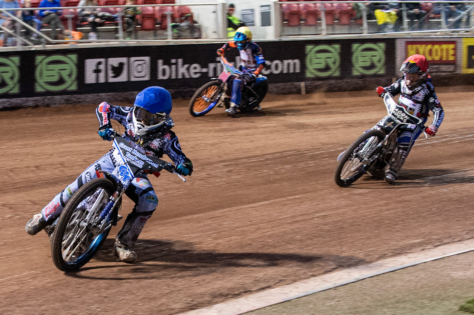Photo: Ian Charles

Sam McGurk (Blue) leads Sam Hagon (Red) and Sam Peters (Yellow)

Summer Speed Saturday & British Youth Speedway Championship Round 5, National Speedway Stadium, Manchester, Saturday 22 June 2019