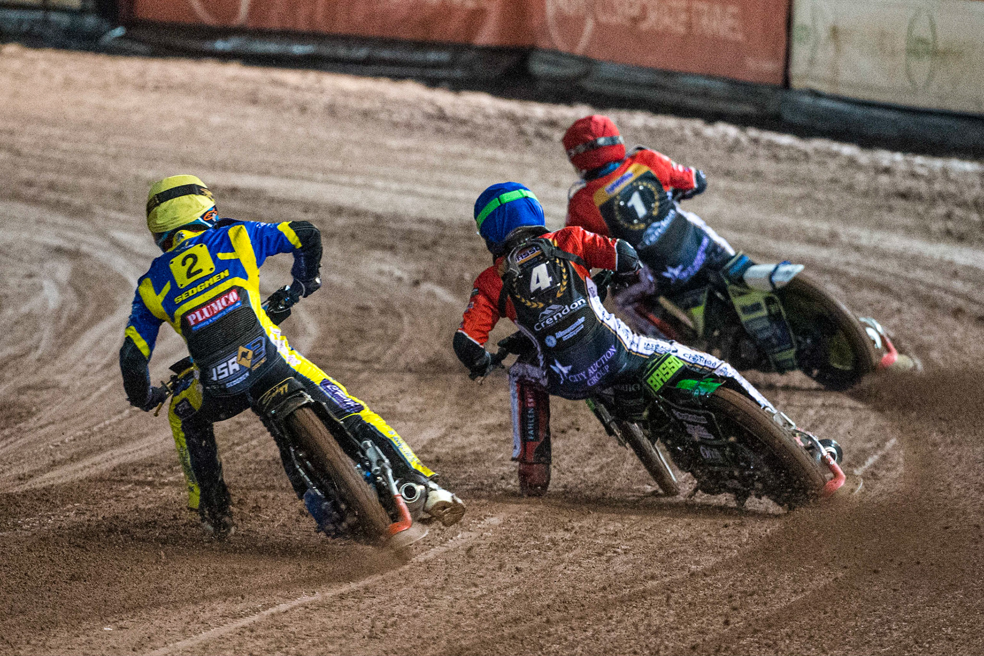 Justin Sedgmen (Yellow) chases Benjamin Basso (Blue) and Chris Harris (Red) during the Grant Henderson Pairs at the National Speedway Stadium, Manchester on Thursday 27th October 2022. (Credit: Ian Charles | MI NEWS)