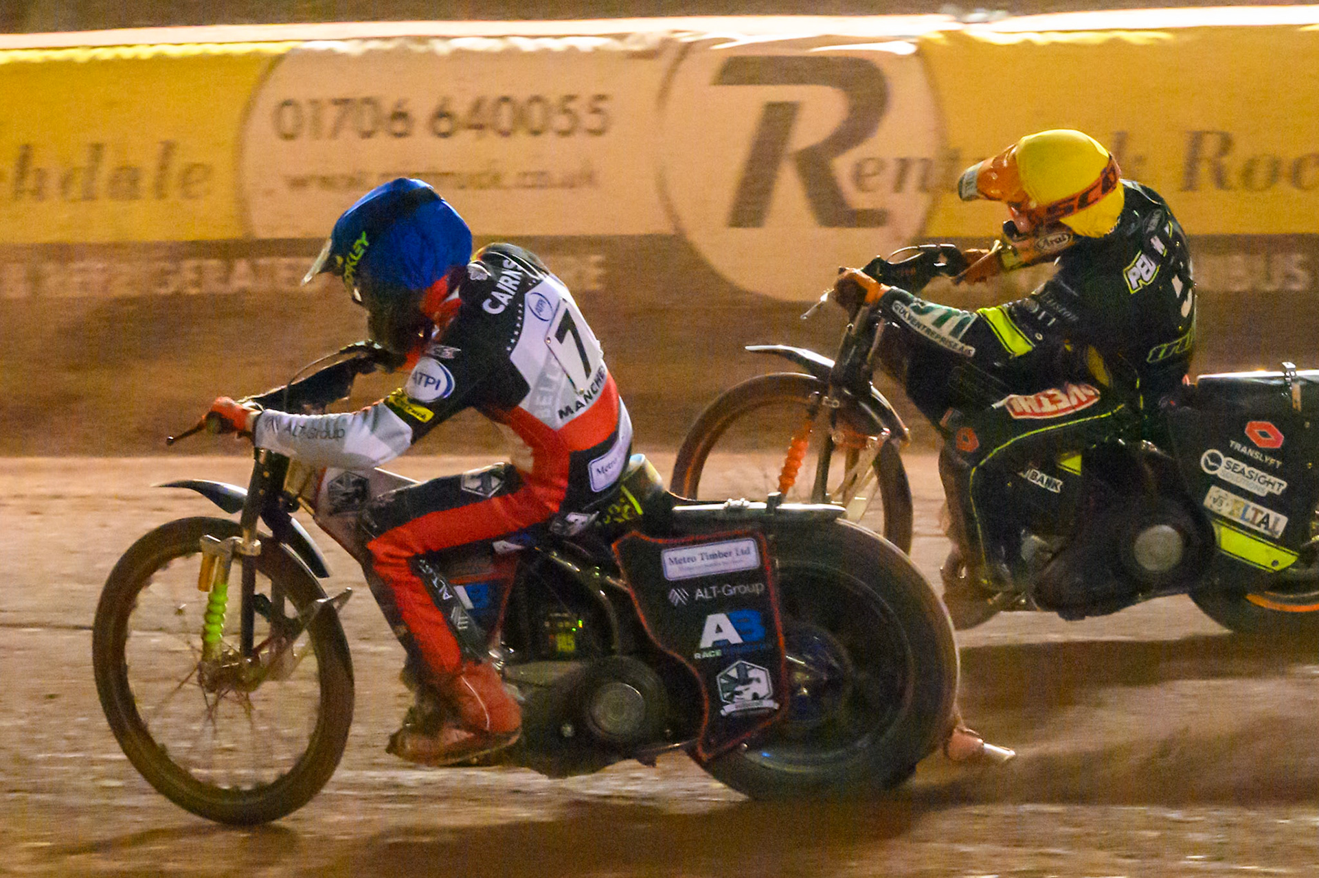William Cairns of Belle Vue Aces in Blue passes Kevin Juul Pedersen of Ipswich Witches in Yellow during the Rowe Motor Oil Premiership Play Off Semi Final 2nd leg match between Belle Vue Aces and Ipswich Witches at the National Speedway Stadium, Manchester on Monday 28th September 2026. (Photo: Ian Charles | MI News)