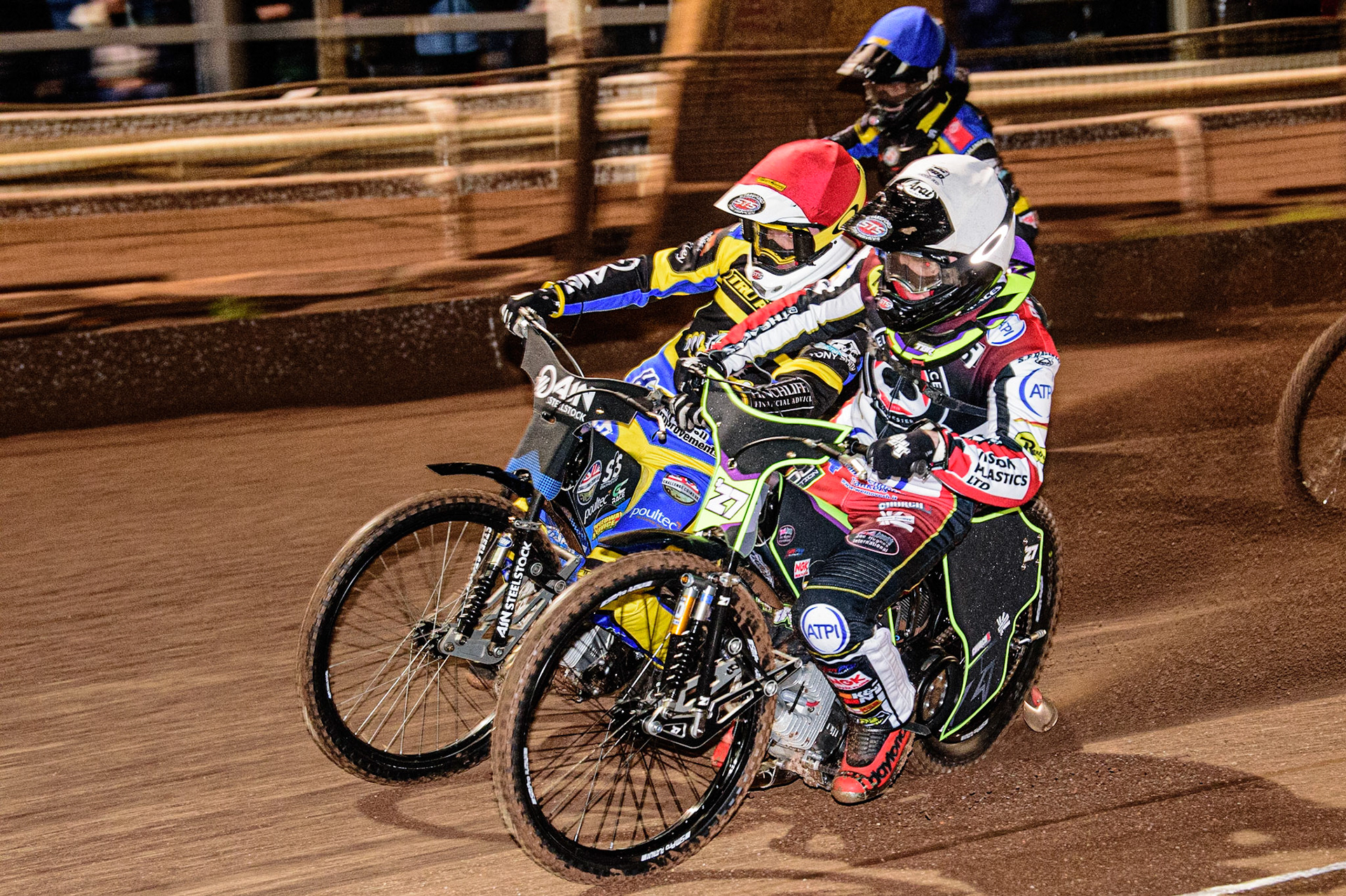Tom Brennan  (White) inside Lewis Kerr  (Red) during the Sheffield Tigers vs Belle Vue Aces meeting in the SGP Premiership at Owlerton Stadium, Sheffield on Thursday 23rd March 2023. (Photo: Ian Charles | MI News)