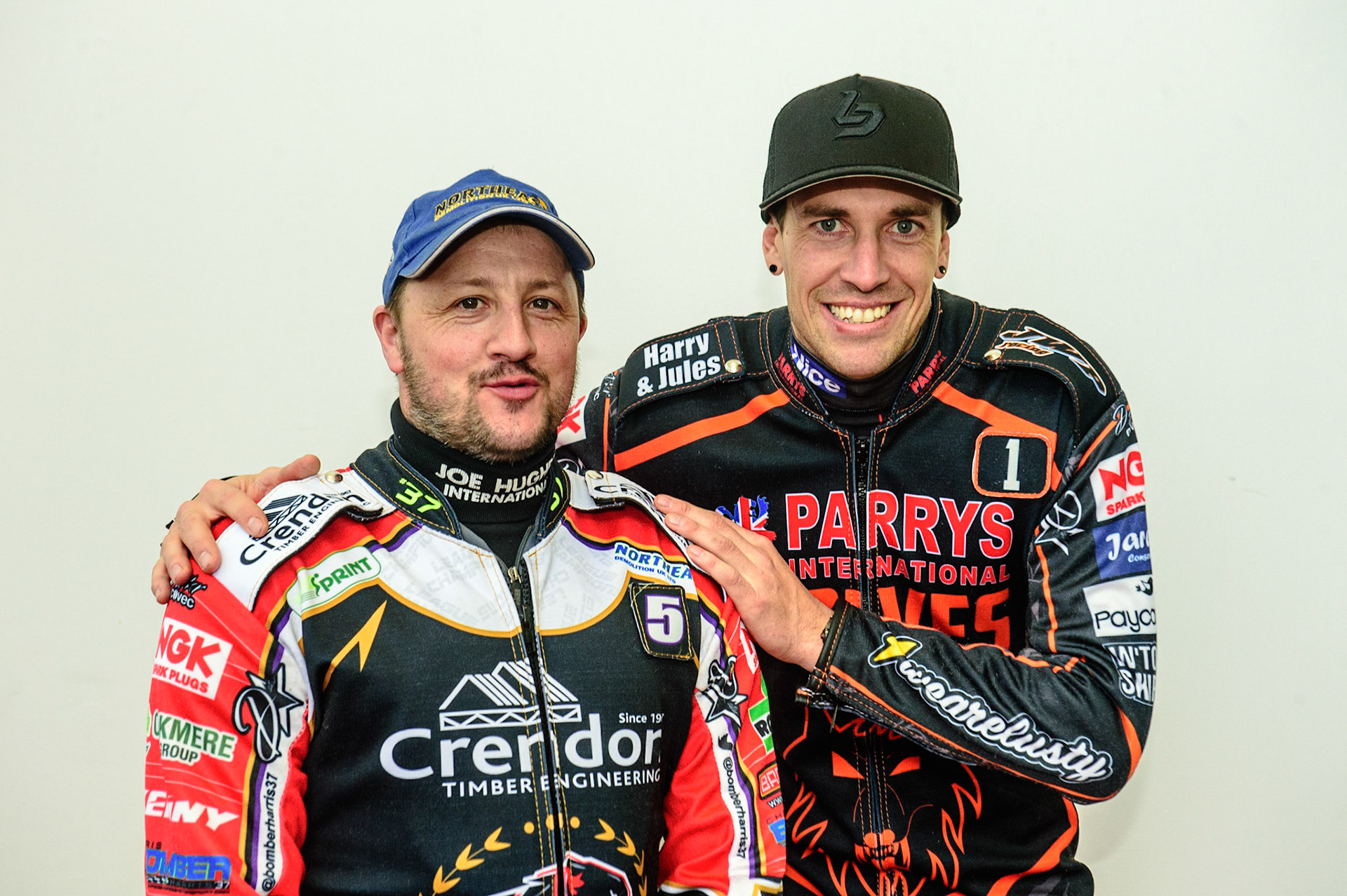 MANCHESTER, UK. APRIL 12TH: Wolves’  Sam Masters (right) with Panthers’ Chris ‘Bomber’ Harris at the Discovery Networks Eurosport Speedway Season Launch at the National Speedway Stadium, Manchester on Tuesday 12th April 2022 (Credit: Ian Charles | MI News)