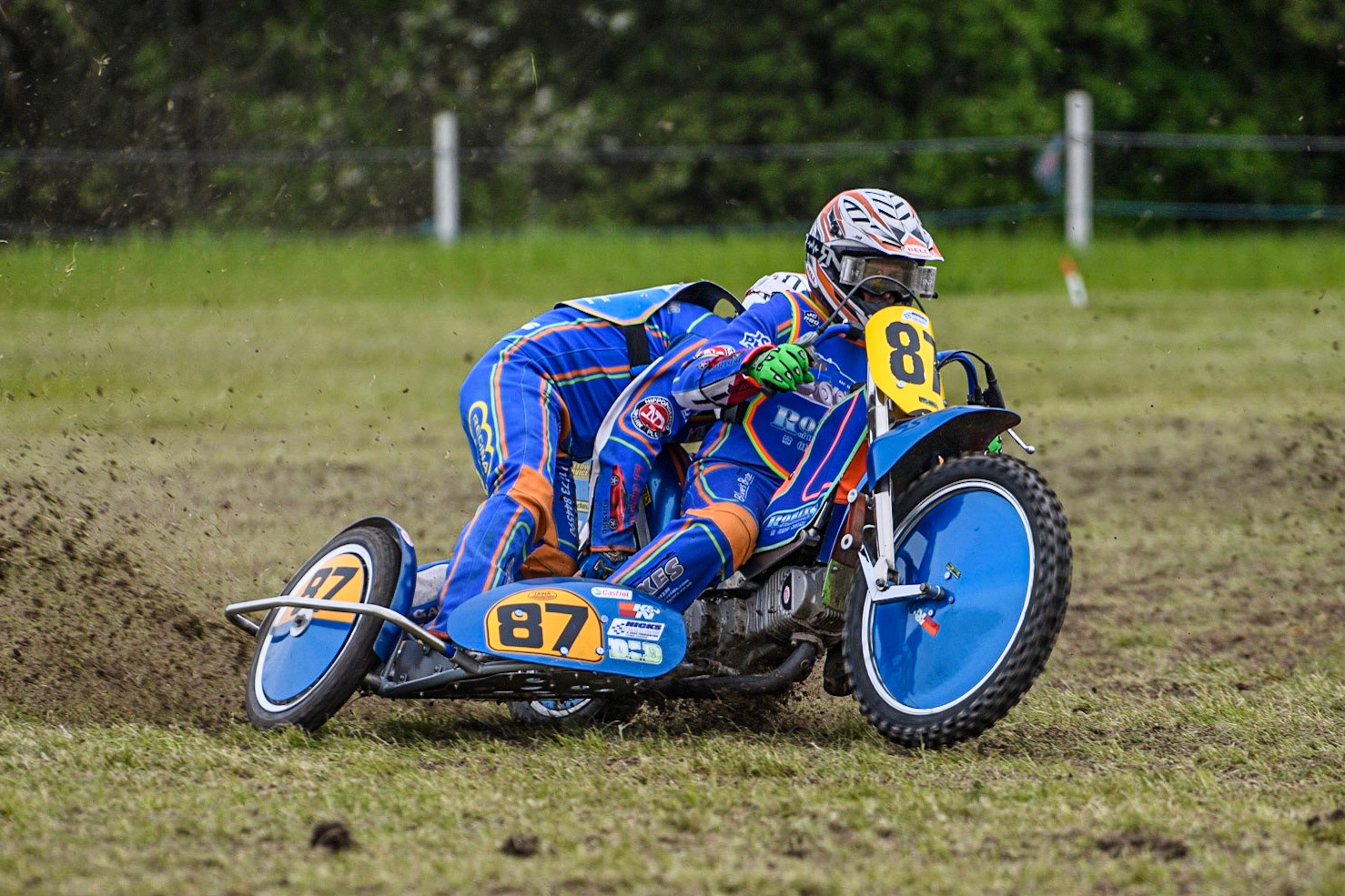 Richard Jenner and Adrian North in the 500cc Sidecar class during the Cheshire Grass Track Three Trophies meeting at High Legh, Cheshire on Sunday 14th May 2023. (Photo: Ian Charles | MI News)