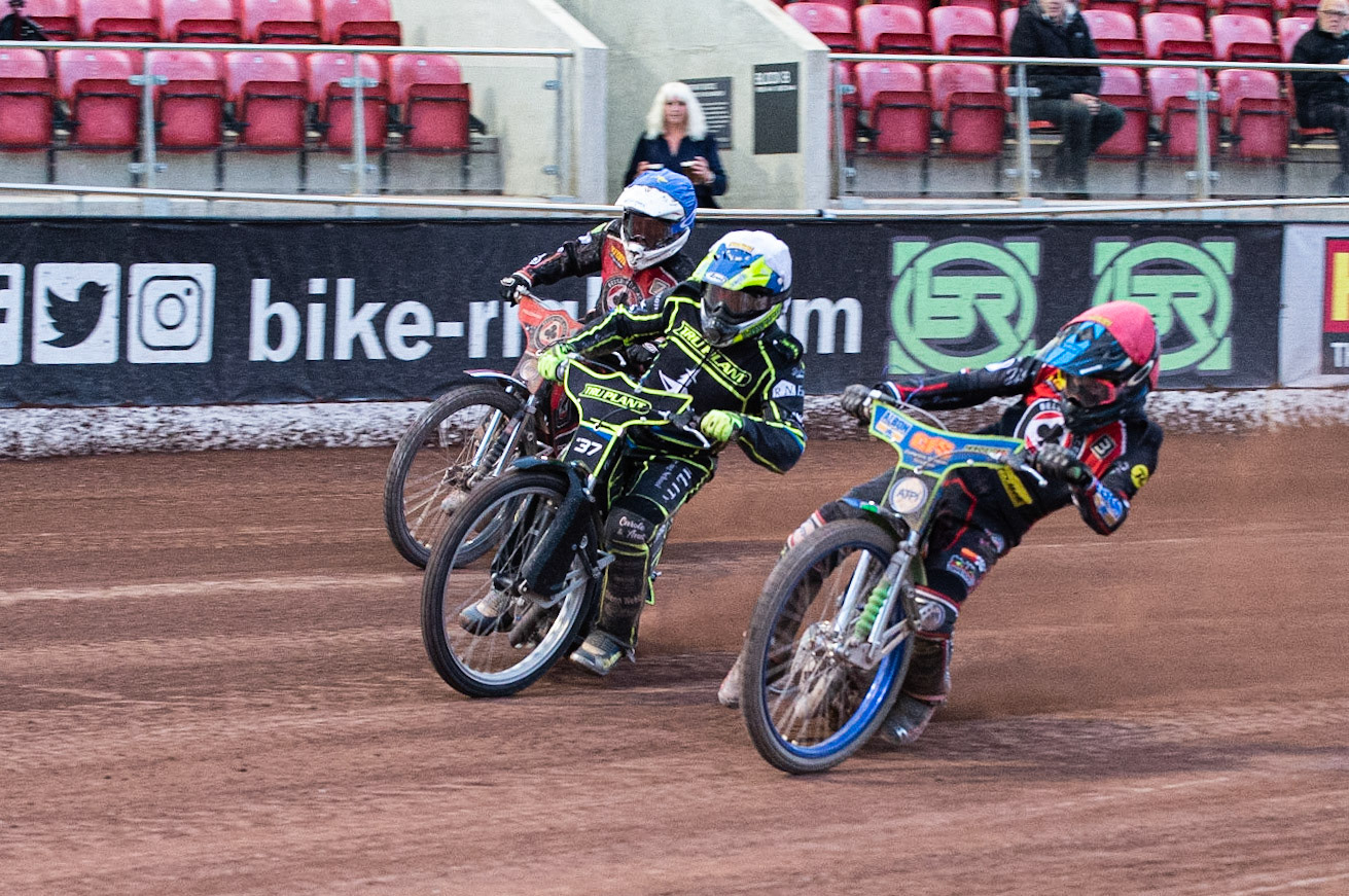 Photo: Ian Charles

Dan Bewley (Red)  inside Chris Harris  (White) and Jaimon Lidsey (Blue)

Belle Vue Aces v Ipswich Witches, British Speedway Premiership, Belle Vue National Speedway Stadium, Manchester, Monday 3  June  2019