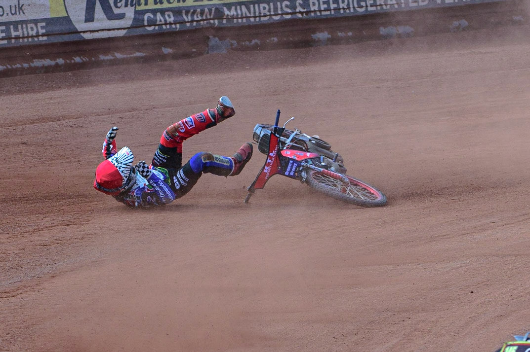 MANCHESTER, UK. JUN 3RD Charlie Wood (33) (Red) crashes behind William Cairns (145)  (Blue) during the British Youth Speedway Championship (Round 4)  at the National Speedway Stadium, Manchester on Friday 3rd June 2022. (Credit: Ian Charles | MI News)