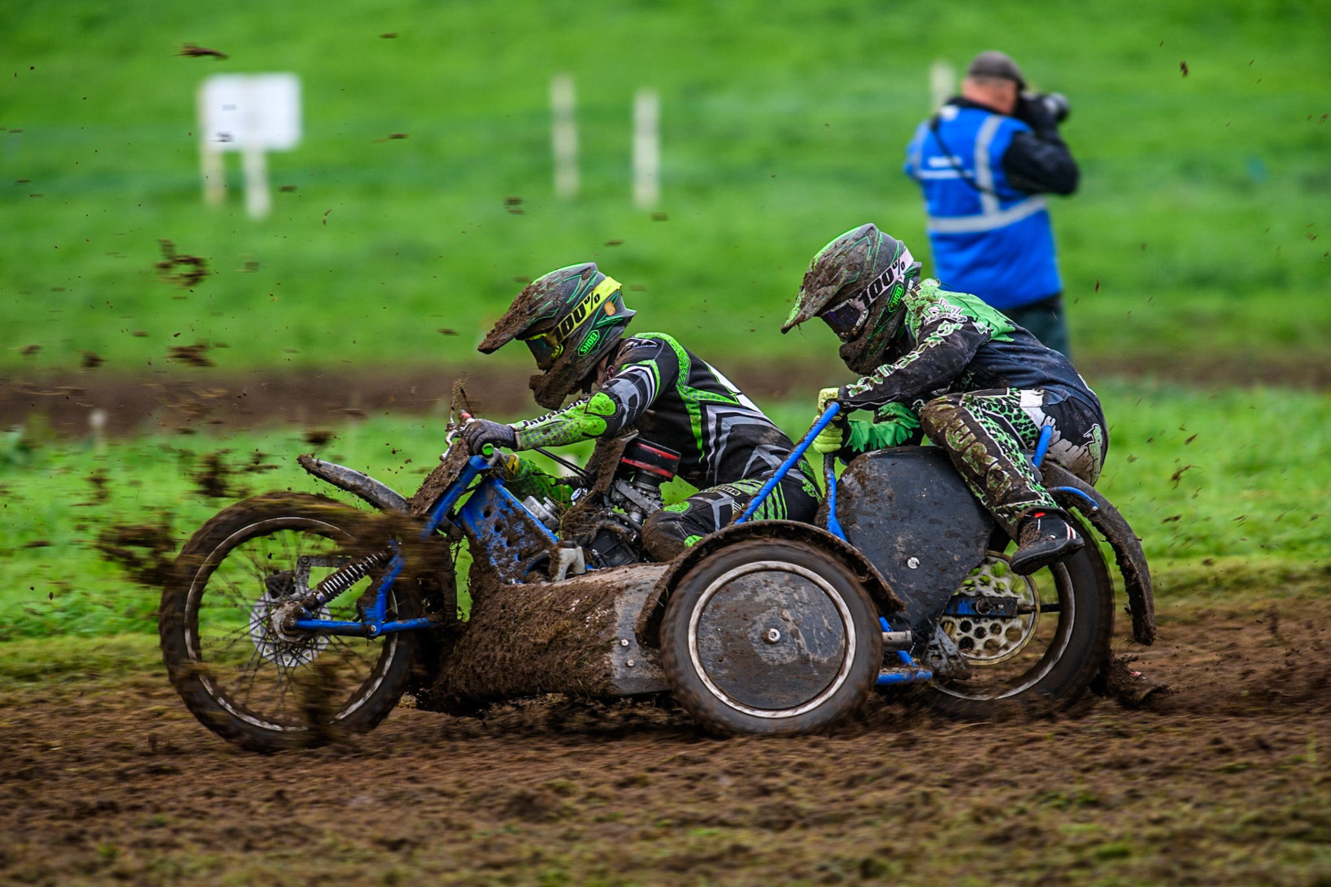 Billy Winterburn &amp; Ryan Wharton (94) in action in the 1000cc Sidecar Class during the ACU British Upright Championships at Woodhouse Lance, Gawsworth, Cheshire on Sunday 8th September 2024. (Photo: Ian Charles | MI News)