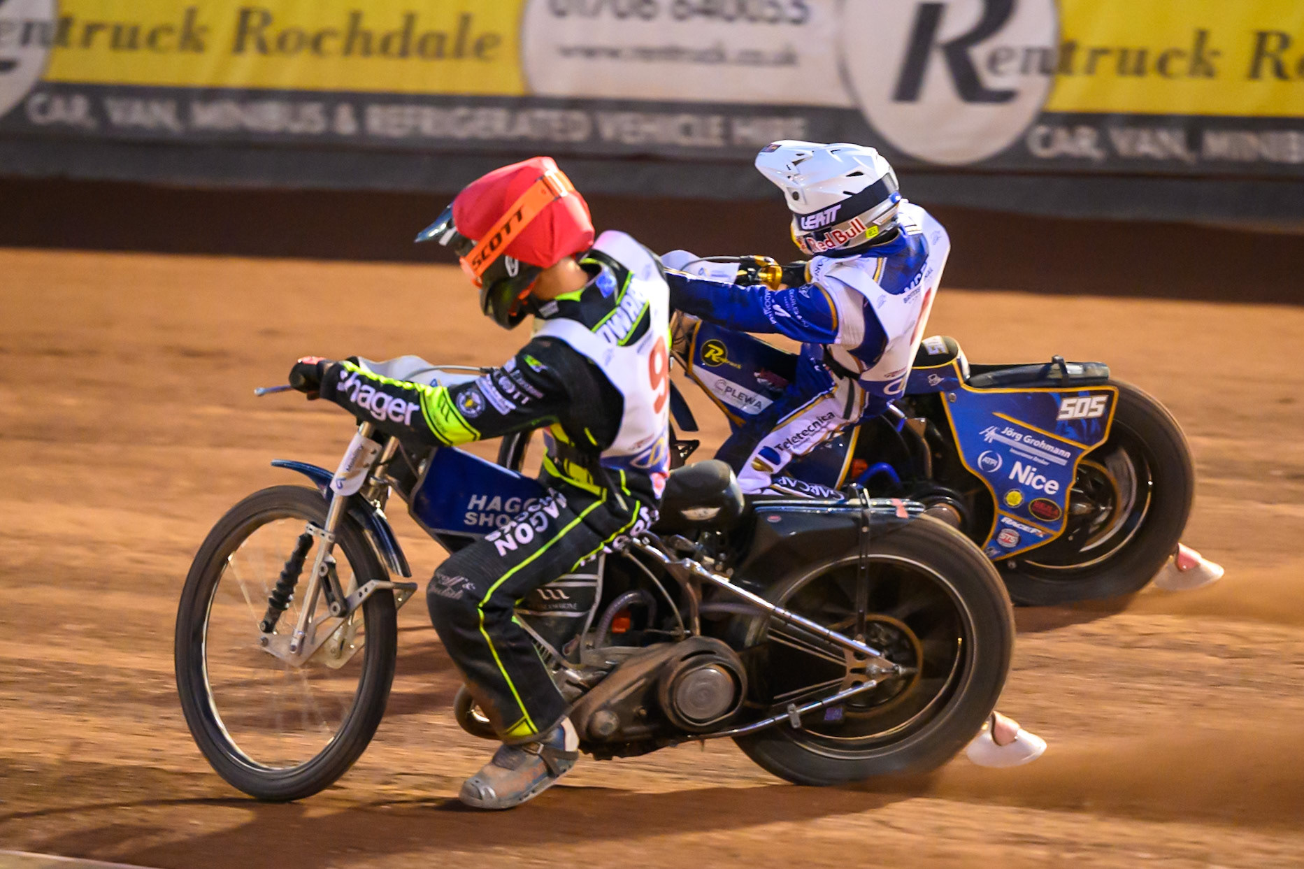 Jason Edwards (9) in Red on the inside of Robert Lambert (4) in White during the Cab Direct British Speedway Championship Final at the National Speedway Stadium, Manchester on Saturday 15th August 2026. (Photo: Ian Charles | MI News)