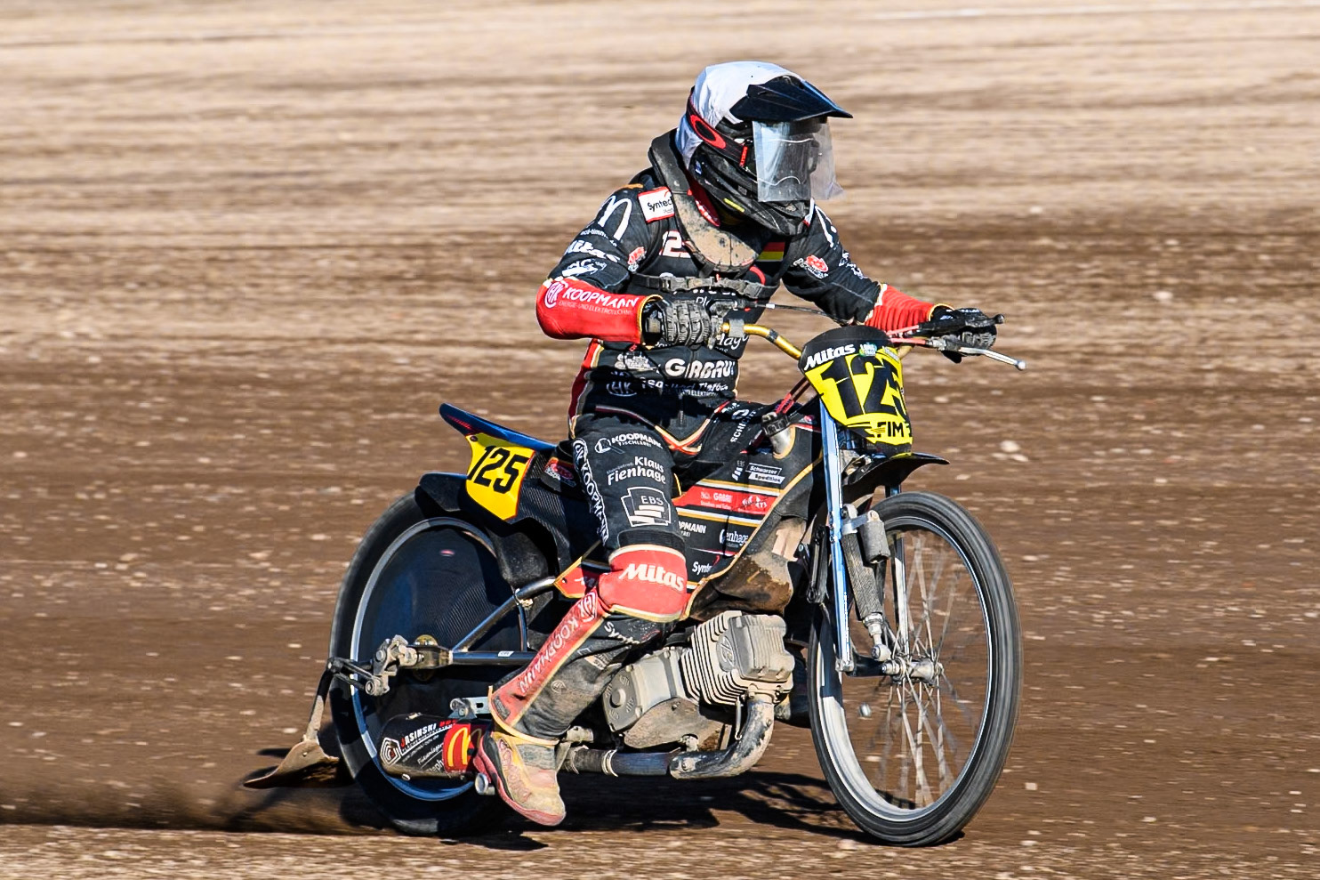 Lukas Fienhage (125) of Germany wins the Final during the FIM Long Track World Championship Final 5 at the Speed Centre Roden, Roden, Netherlands on Sunday 22nd September 2024. (Photo: Ian Charles | MI News)