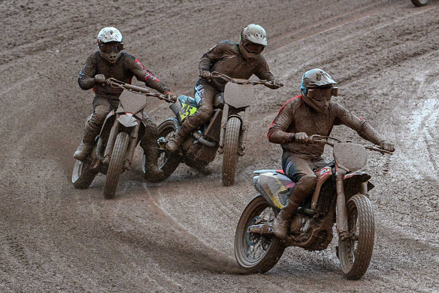 Tomáš Kolařík (193) Czech Rệp. leads as Matias Lorenzato (45) from Argentina tries to force his way past another rider during the FIM World Flat Track Championship Round 1 at the National Speedway Stadium, Manchester on Saturday 5th August 2023. (Photo: Ian Charles | MI News)