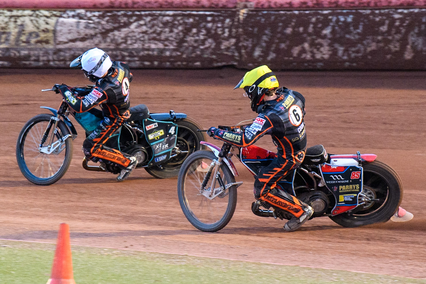 Ryan Douglas (White) leads Zach Cook (Yellow) during the Sports Insure Premiership Knock Out Cup Quarter Final 2nd Leg between Belle Vue Aces and Wolverhampton Wolves at the National Speedway Stadium, Manchester on Thursday 18th May 2023. (Photo: Ian Charles | MI News)