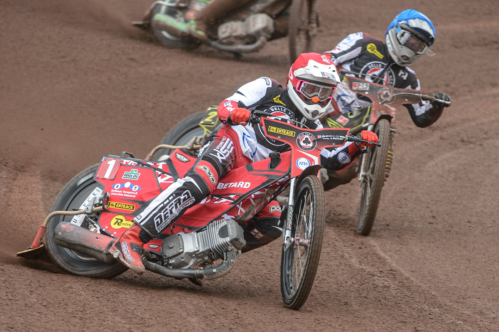 MANCHESTER, UK. MAY 2ND  Max Fricke  (Red) and Jye Etheridge   (Blue) on their way to maximum heat points during the SGB Premiership match between Belle Vue Aces and Peterborough at the National Speedway Stadium, Manchester on Monday 2nd May 2022. (Credit: Ian Charles | MI News)