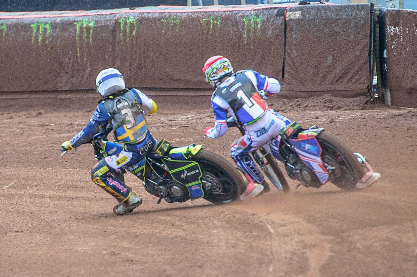 MANCHESTER, UK. OCT 17TH Philip Hellström-Bangs of Sweden (White) inside David Bellego of France (Red) during the Monster Energy FIM Speedway of Nations at the National Speedway Stadium, Manchester on Sunday  17th October 2021. (Credit: Ian Charles | MI News)
