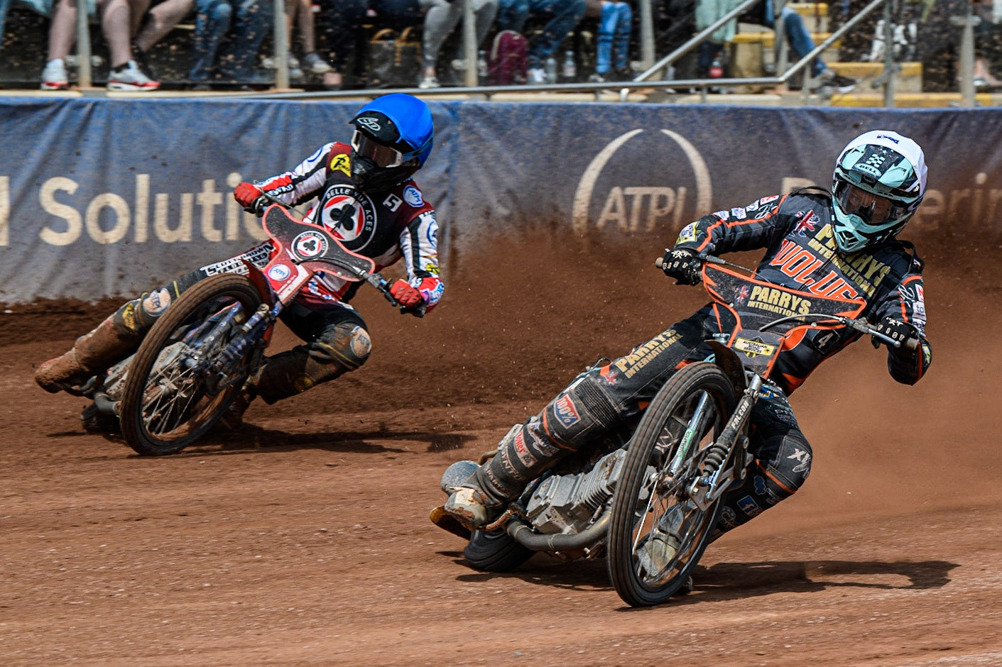 Ryan Douglas (White) leads Brady Kurtz (Blue) during the Sports Insure Premiership match between Belle Vue Aces and Wolverhampton Wolves at the National Speedway Stadium, Manchester on Monday 29th May 2023. (Photo: Ian Charles | MI News)