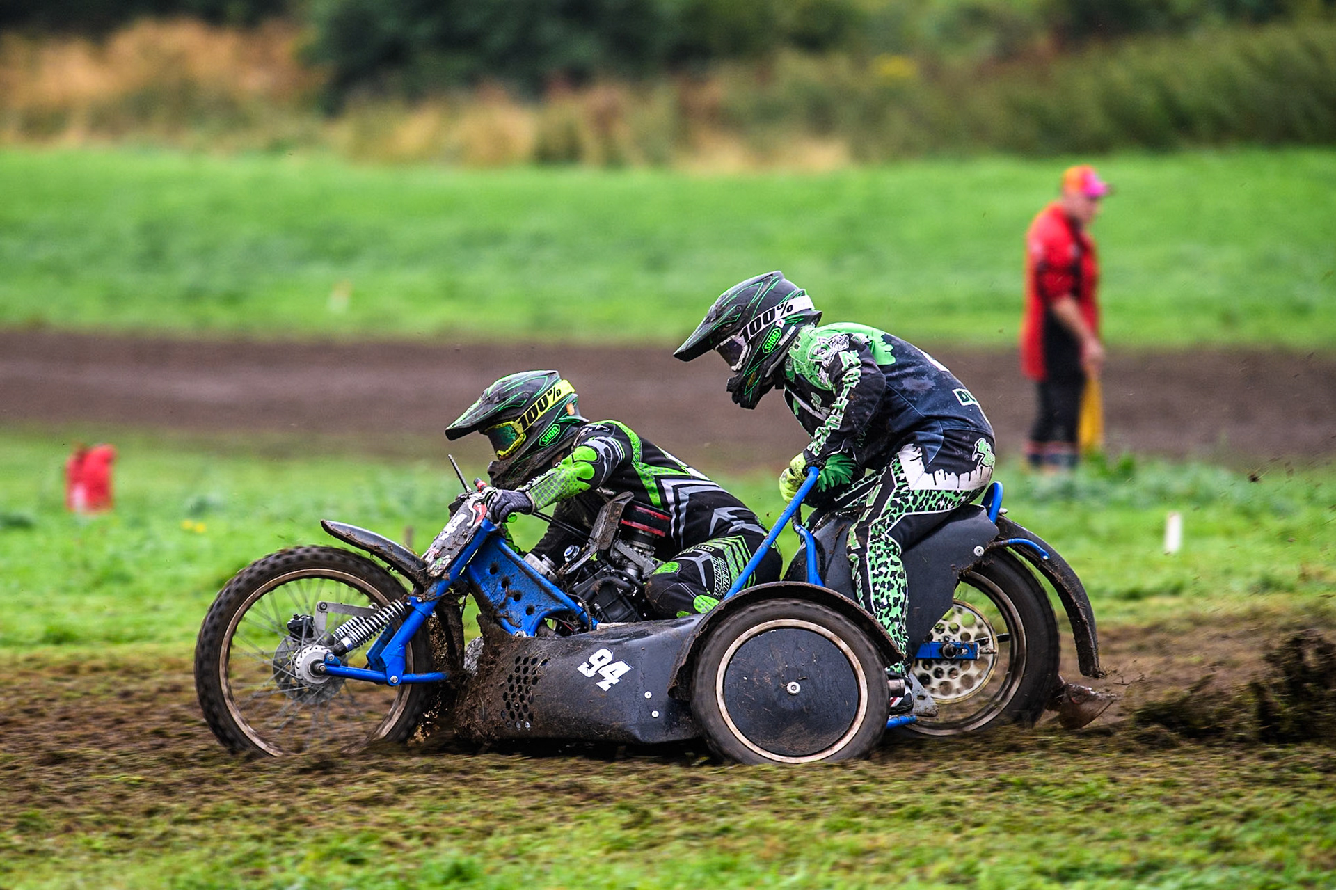 Billy Winterburn &amp; Ryan Wharton in action in the 1000cc Sidecar Class during the ACU British Upright Championships at Woodhouse Lance, Gawsworth, Cheshire on Sunday 8th September 2024. (Photo: Ian Charles | MI News)
