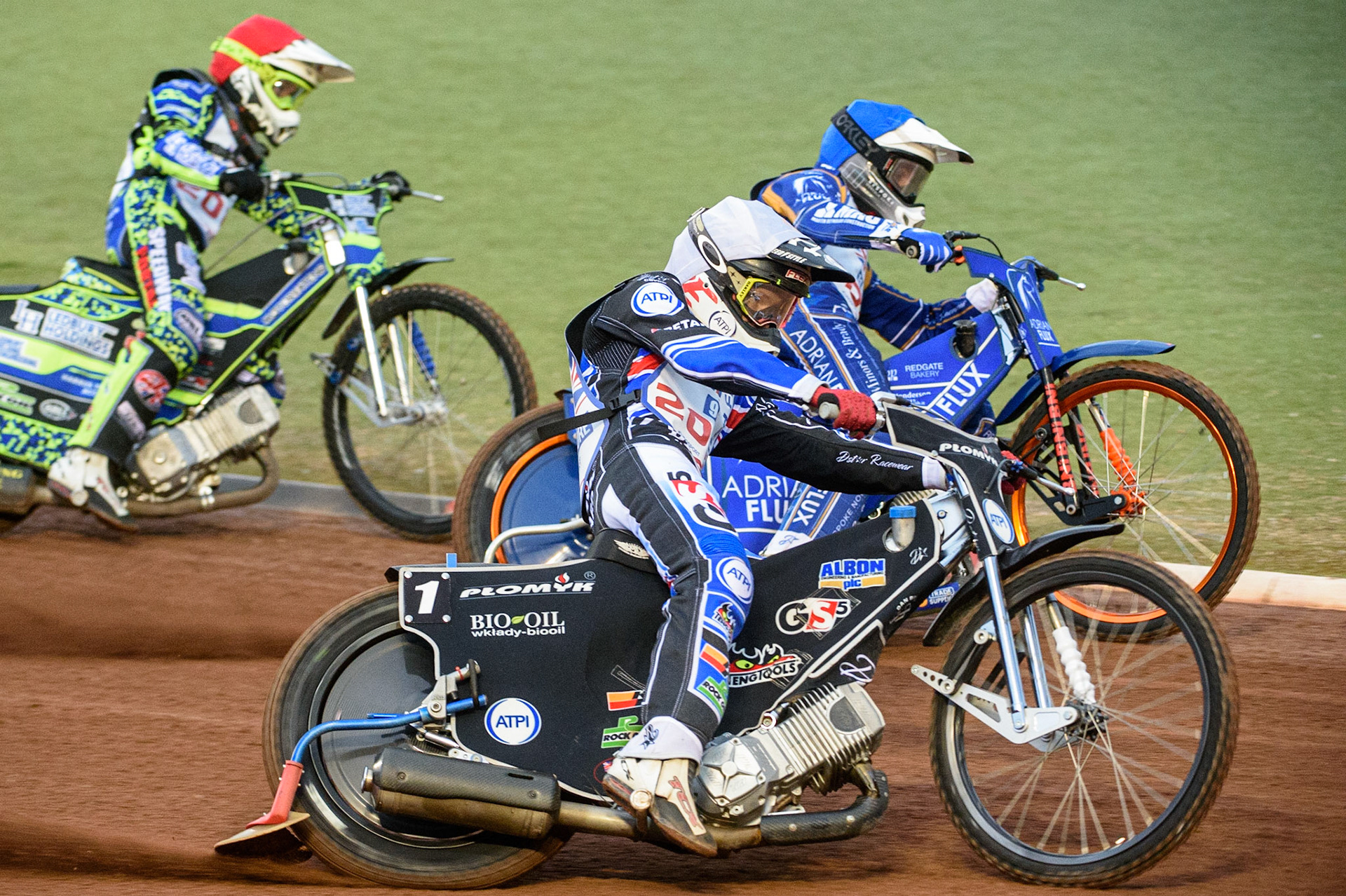 MANCHESTER, UK. AUGUST 16TH   Dan Bewley  (White) outside Lewis Kerr  (Blue) with Paul Starke (Red) behind during the Sports Insure British Speedway Finals at the National Speedway Stadium, Manchester on Monday 16th August 2021. (Credit: Ian Charles | MI News)