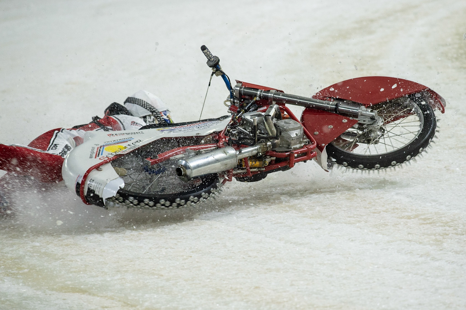 Photo: Ian Charles

Kevin Arzl gets into difficulty and falls 

Roelof Thijs Bokaal, Ice Rink Thialf, Heerenveen, Netherlands Friday  29  March  2019