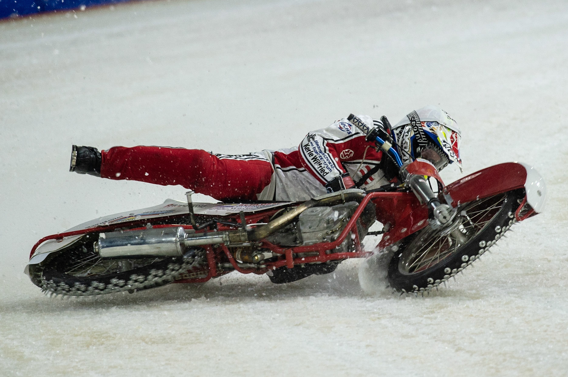 Photo: Ian Charles

Kevin Arzl gets into difficulty and falls 

Roelof Thijs Bokaal, Ice Rink Thialf, Heerenveen, Netherlands Friday  29  March  2019
