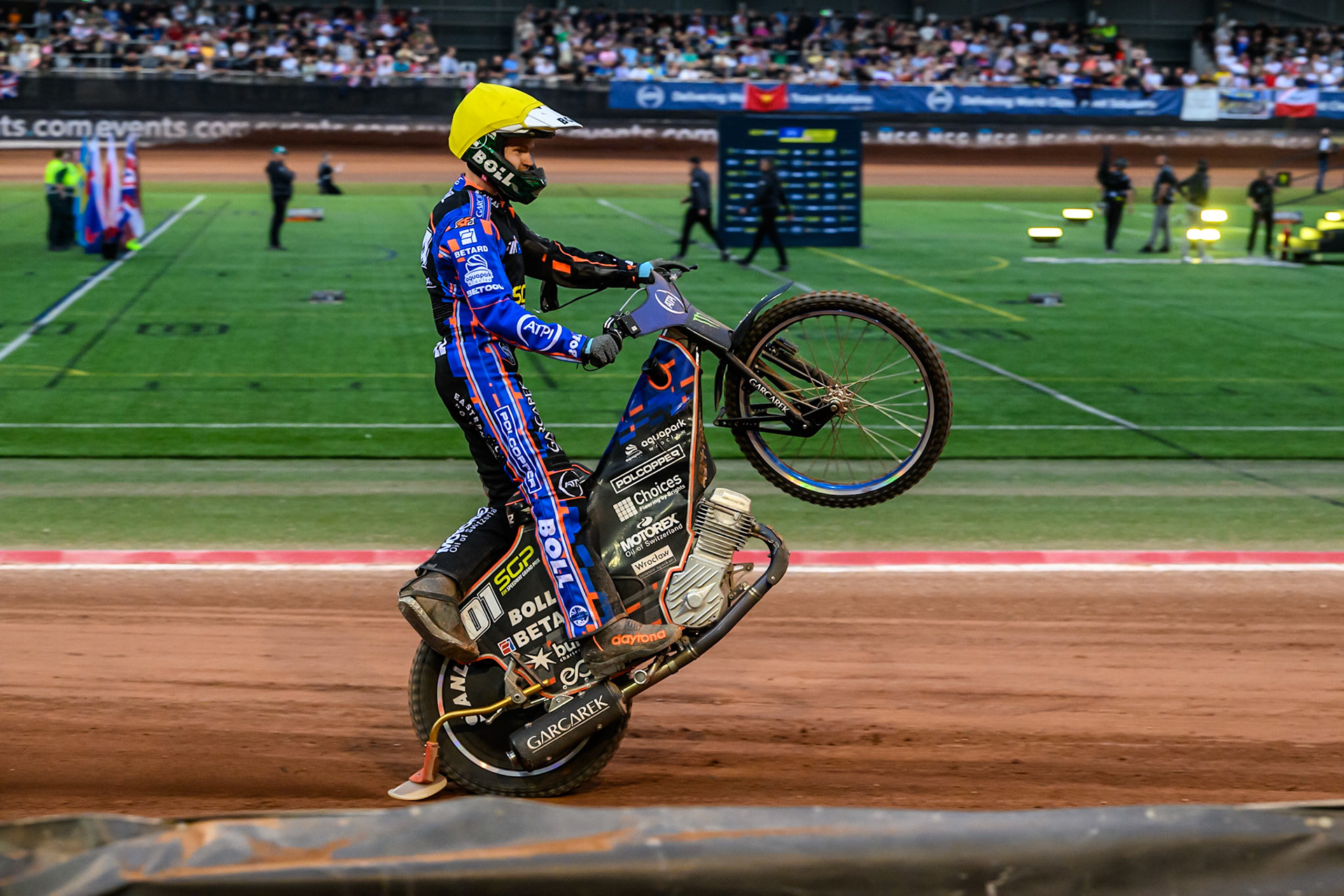 Brady Kurtz (101) of Australia celebrates with a wheelie during the ATPI FIM Speedway Grand Prix Round 4 at the National Speedway Stadium, Manchester, on Friday 13th June 2025. (Photo: Ian Charles | MI News)