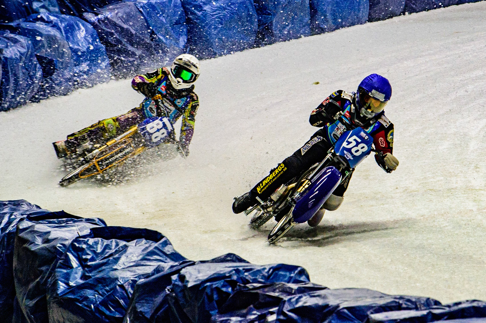 Stefan Svensson (Blue) leads Max Niedermaier (White) during the Race of Legends at the Max-Aicher-Arena, Inzell on Friday 17th March 2023. (Photo: Ian Charles | MI News)