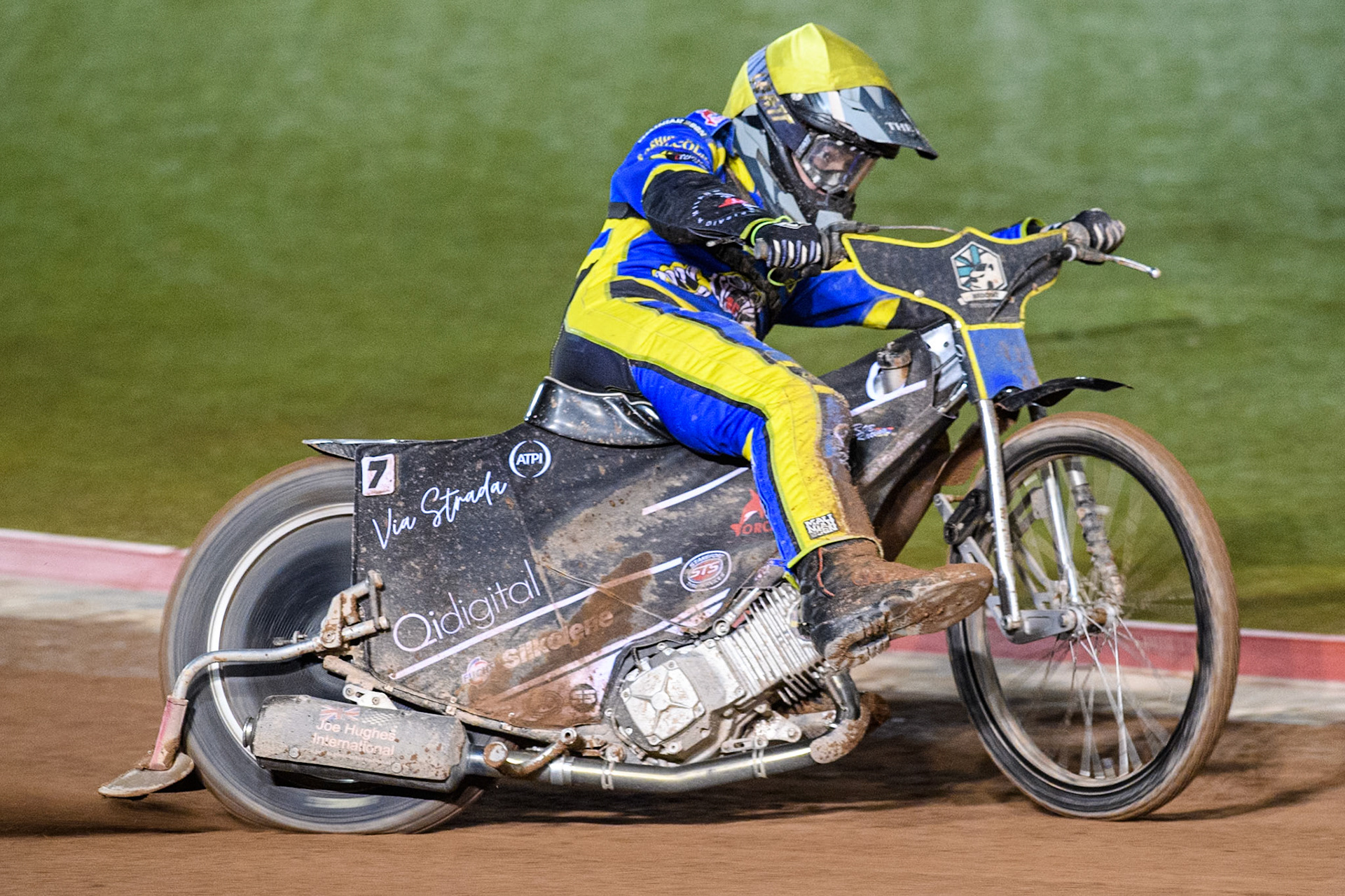 Sheffield Tigers' Dan Gilkes  in action during the Rowe Motor Oil Premiership Play Off Semi Final 2, 1st Leg match between Belle Vue Aces and Sheffield Tigers at the National Speedway Stadium, Manchester on Monday 16th September 2024. (Photo: Ian Charles | MI News)