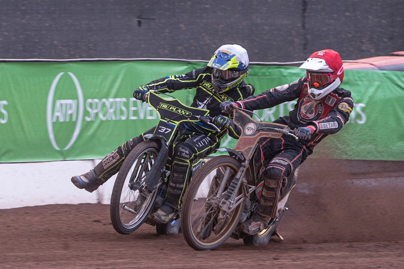 Photo: Ian Charles

Chris Harris (White) and Max Fricke (Red)  battle it out before their crash

Belle Vue Aces v Ipswich Witches, British Speedway Premiership, Belle Vue National Speedway Stadium,  Manchester, Monday 3  June  2019