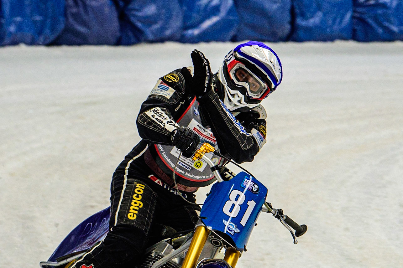 Jimmy Olsen (81) waves to the crowd after his final ride of the weekend during the Ice Speedway Gladiators World Championship Final 2 at Max-Aicher-Arena, Inzell, Germany on Sunday 19th March 2023. (Photo: Ian Charles | MI News)