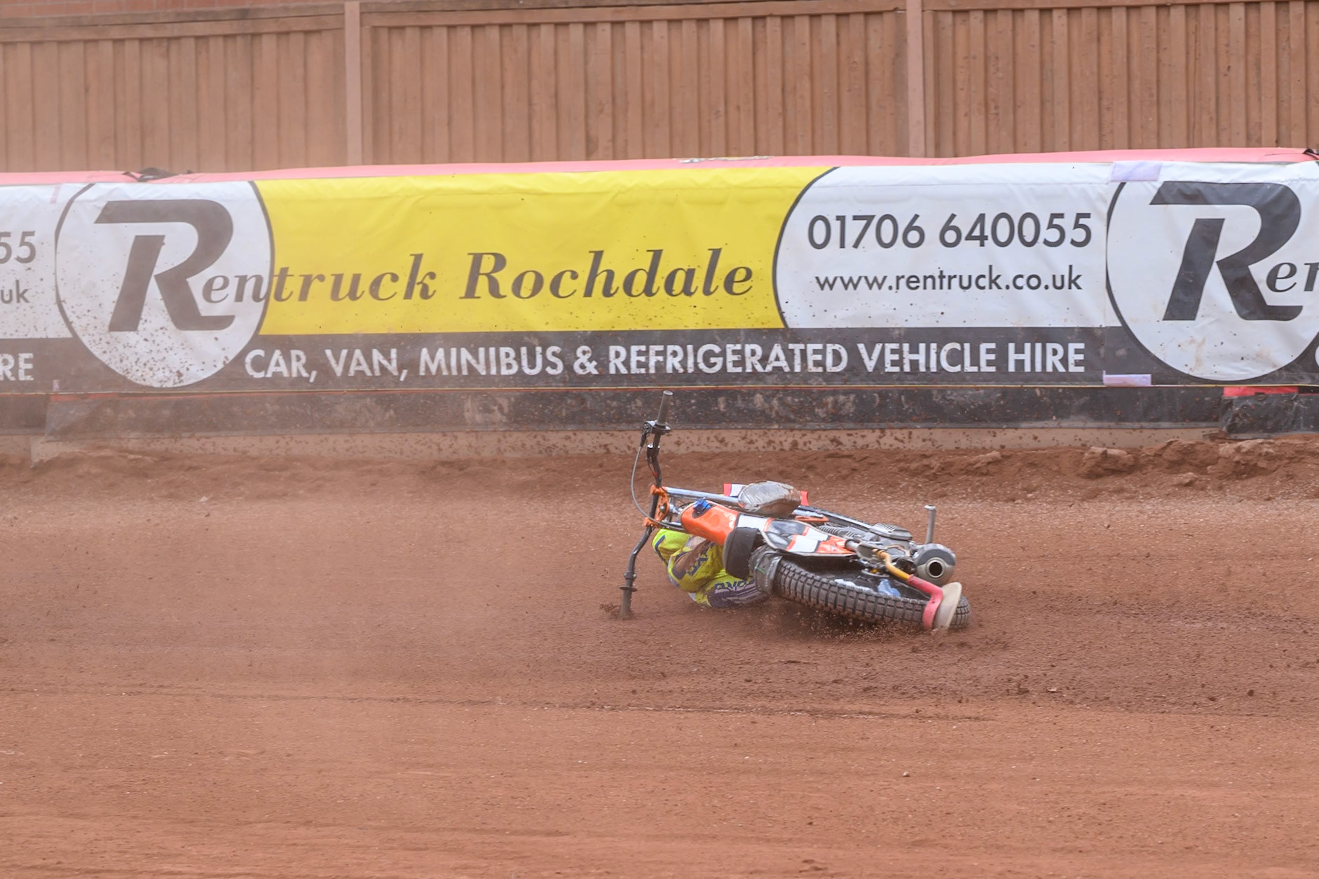 JR ASHWORTH &amp; SONS COLTS ACADEMY INDIVIDUALHarry Fletcher in Yellow rides inside Senna Summers in Blue before he slides off during the JR Ashworth &amp; Sons Colts Individual at the National Speedway Stadium, Manchester on Sunday 10th May 2026. (Photo: Ian Charles | MI News)