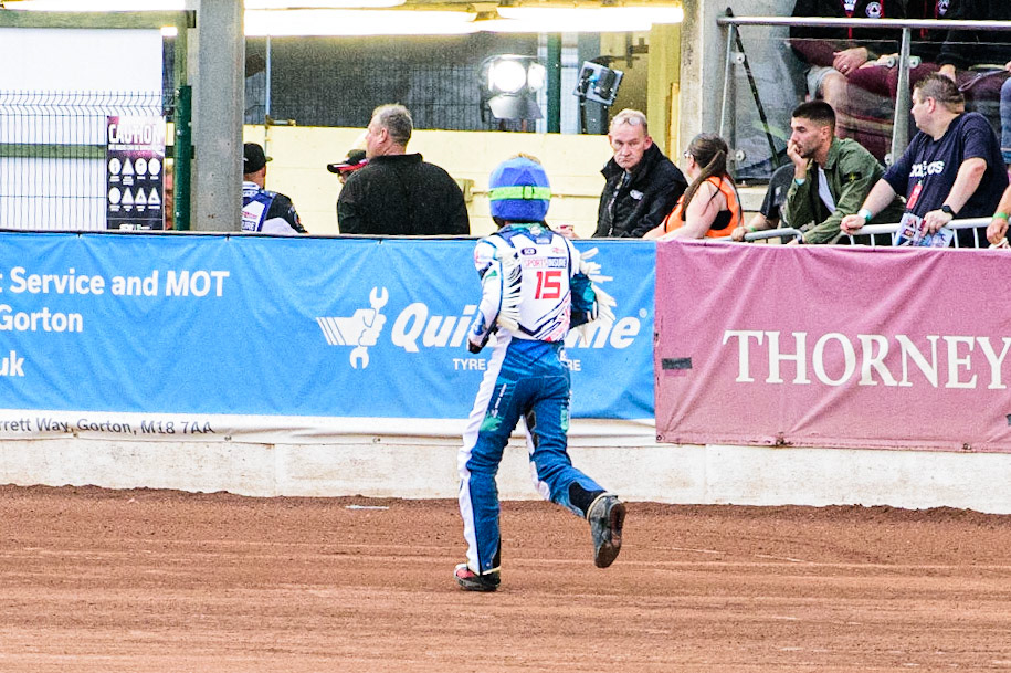 Adam Ellis runs back to the pits for his second bike after his first bike broke down on the start line during the Sports Insure British Speedway Championship Final at the National Speedway Stadium, Bellevue, Manchester, England on Monday 1st August 2022. (Photo by: Ian Charles | MI News)