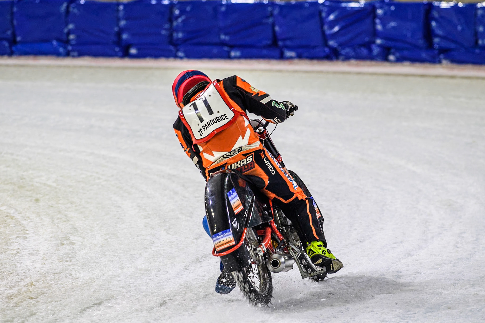 Lukáš Hutla of The Czech Republic coast as his engine failed during the Roelof Thijs Bokaal at Ice Rink Thialf, Heerenveen, The Netherlands on Friday 5th April 2024. (Photo: Ian Charles | MI News)