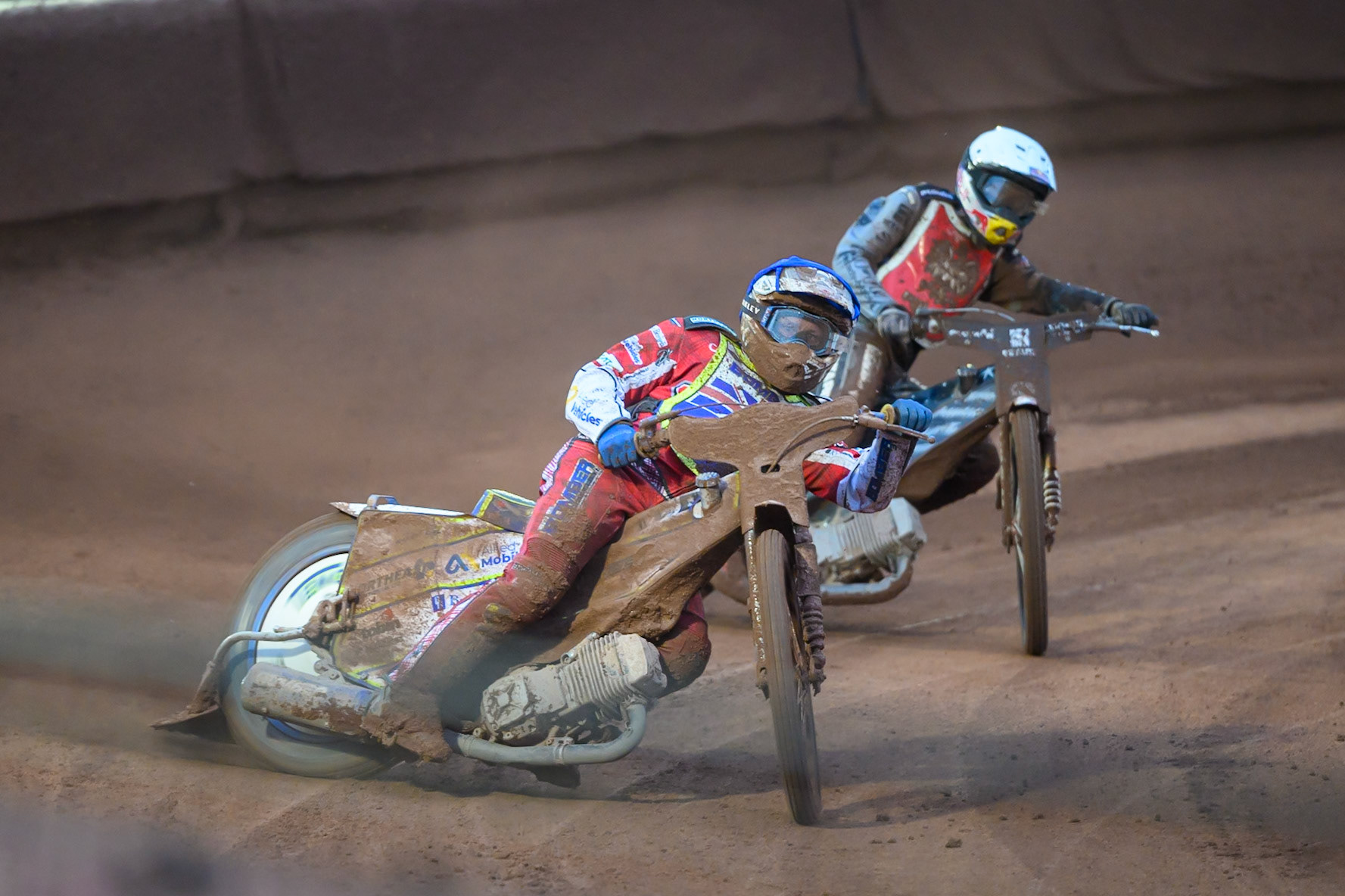 Chris Harris of Great Britain in Blue leading Maciej Janowski of Poland in White during the Speedway GP Qualifying Round 3 at Allied Ashfield Stadium, Glasgow on Saturday 30th May 2026. (Photo: Ian Charles | MI News)