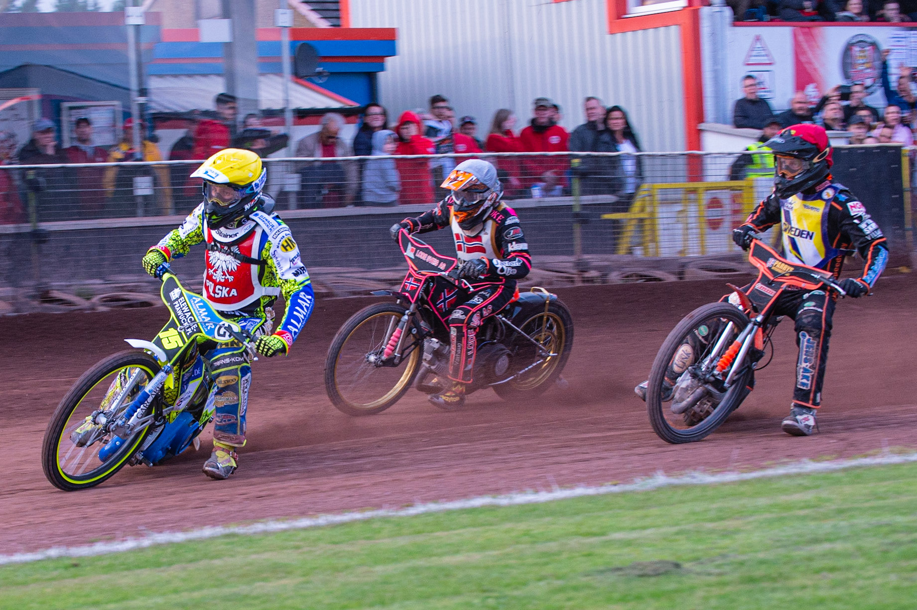 Photo by Ian Charles:

Bartosz Smektała (Yellow) leads Glenn Moi (White) and Jacob Thorssell (Red) into the first turn

FIM Speedway Grand Prix World Championship - Qualifying Round 1, Peugeot Ashfield Stadium, Glasgow, 8 June 2019