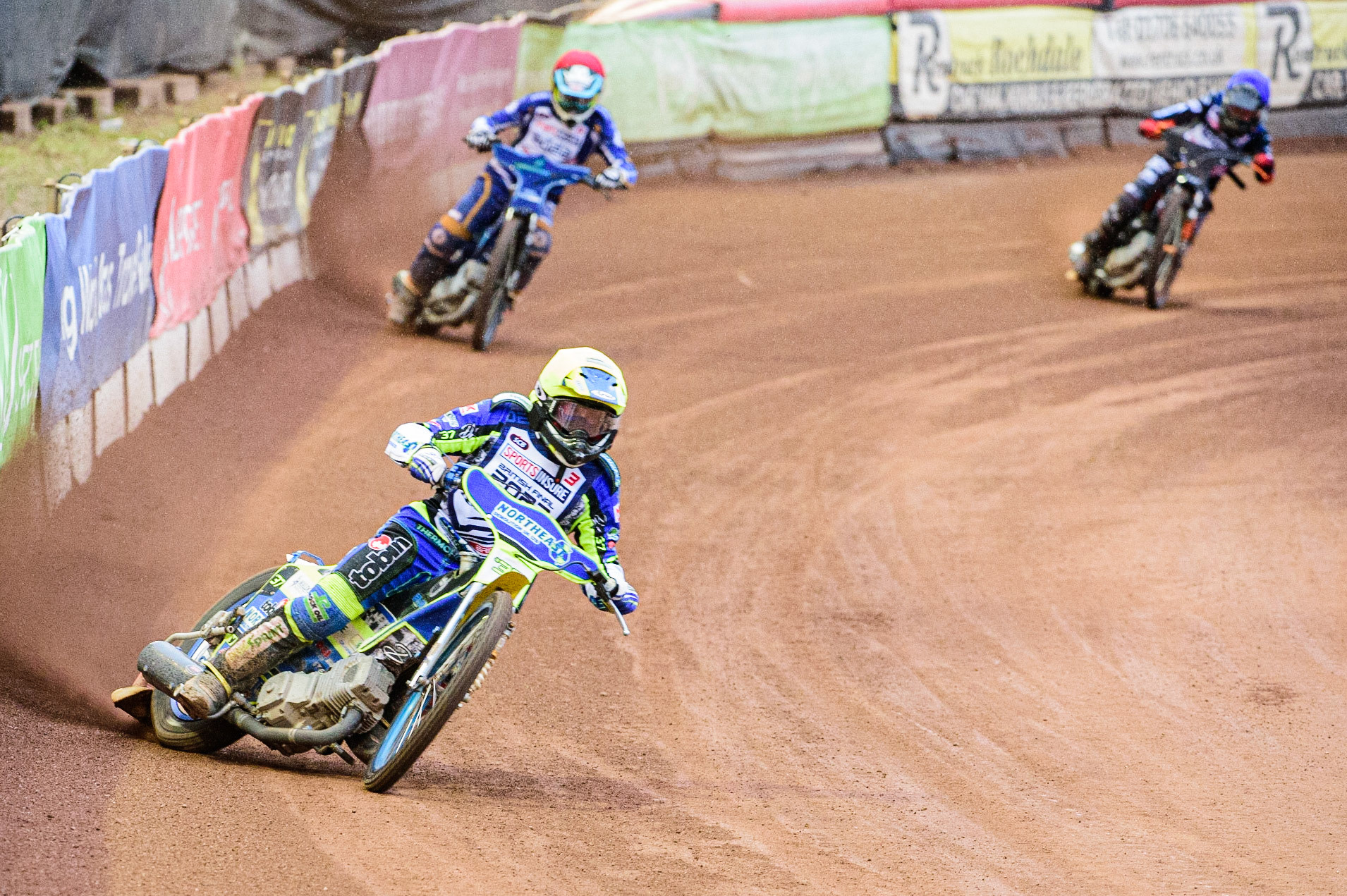Chris Harris (Yellow) with a good lead over Richard Lawson (Red) during the Sports Insure British Speedway Championship Final at the National Speedway Stadium, Bellevue, Manchester, England on Monday 1st August 2022. (Photo by: Ian Charles | MI News)