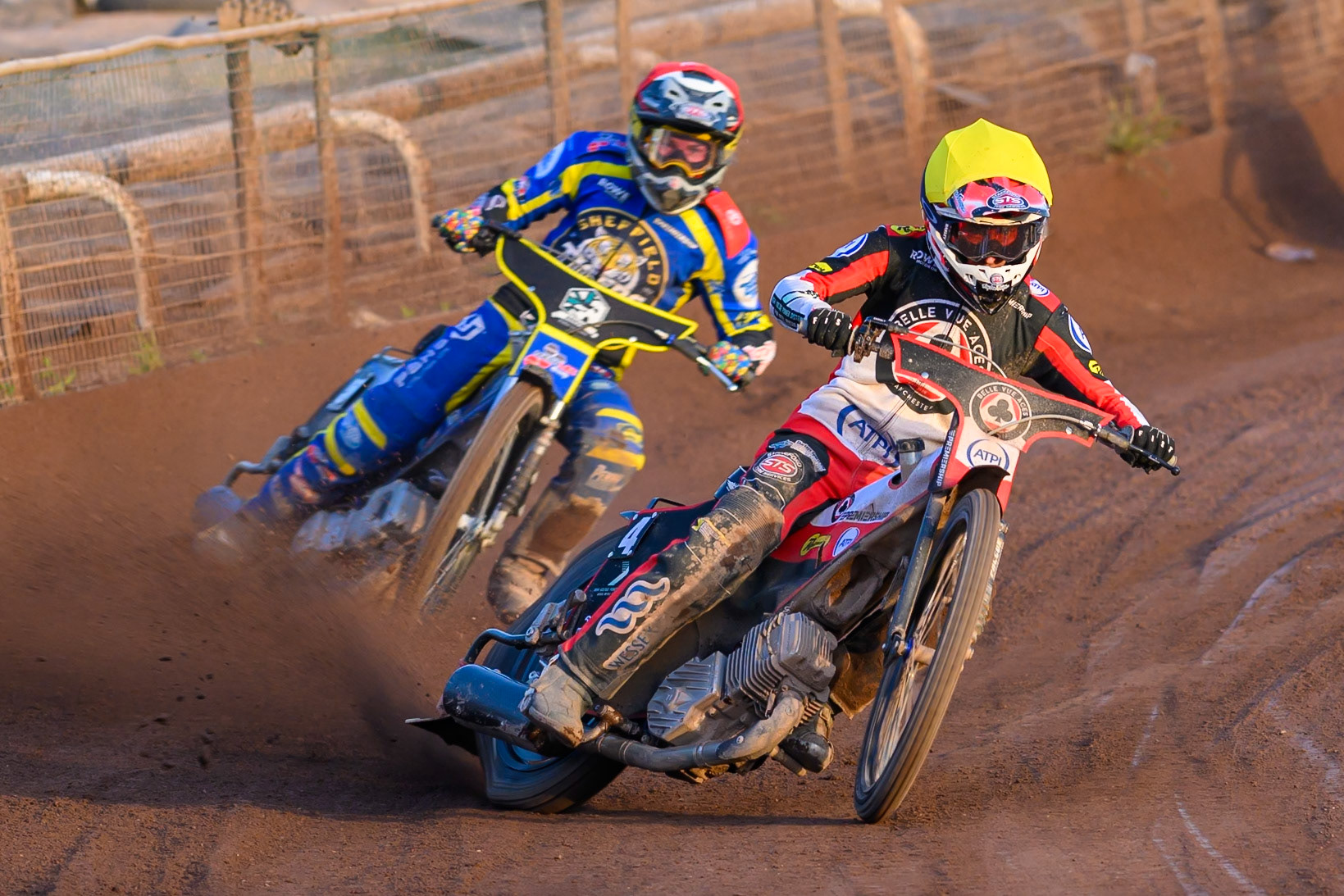 Zach Cook of Belle Vue Aces in Yellow leading Josh Pickering of Sheffield Tigers in Red during the Rowe Motor Oil Premiership match between Sheffield Tigers and Belle Vue Aces at Owlerton Stadium, Sheffield on Monday 25th May 2026. (Photo: Ian Charles | MI News)