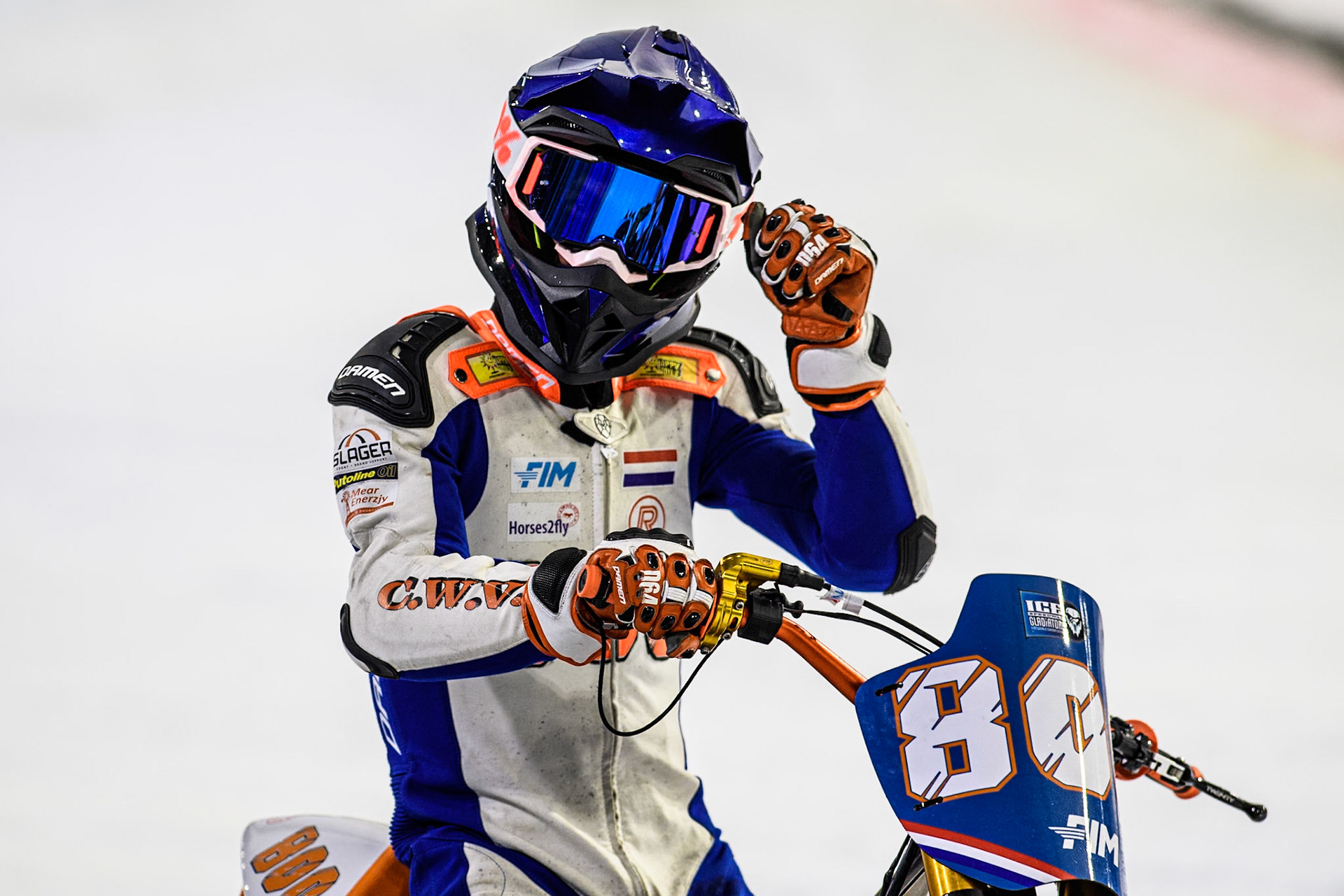 Jasper Iwema (800) of The Netherlands waves to the fans after his Heat 16 win during the FIM Ice Speedway Gladiators World Championship, Final 4 at the Ice Stadium, Thialf, Heerenveen on Sunday 6th April 2025. (Photo: Ian Charles | MI News)