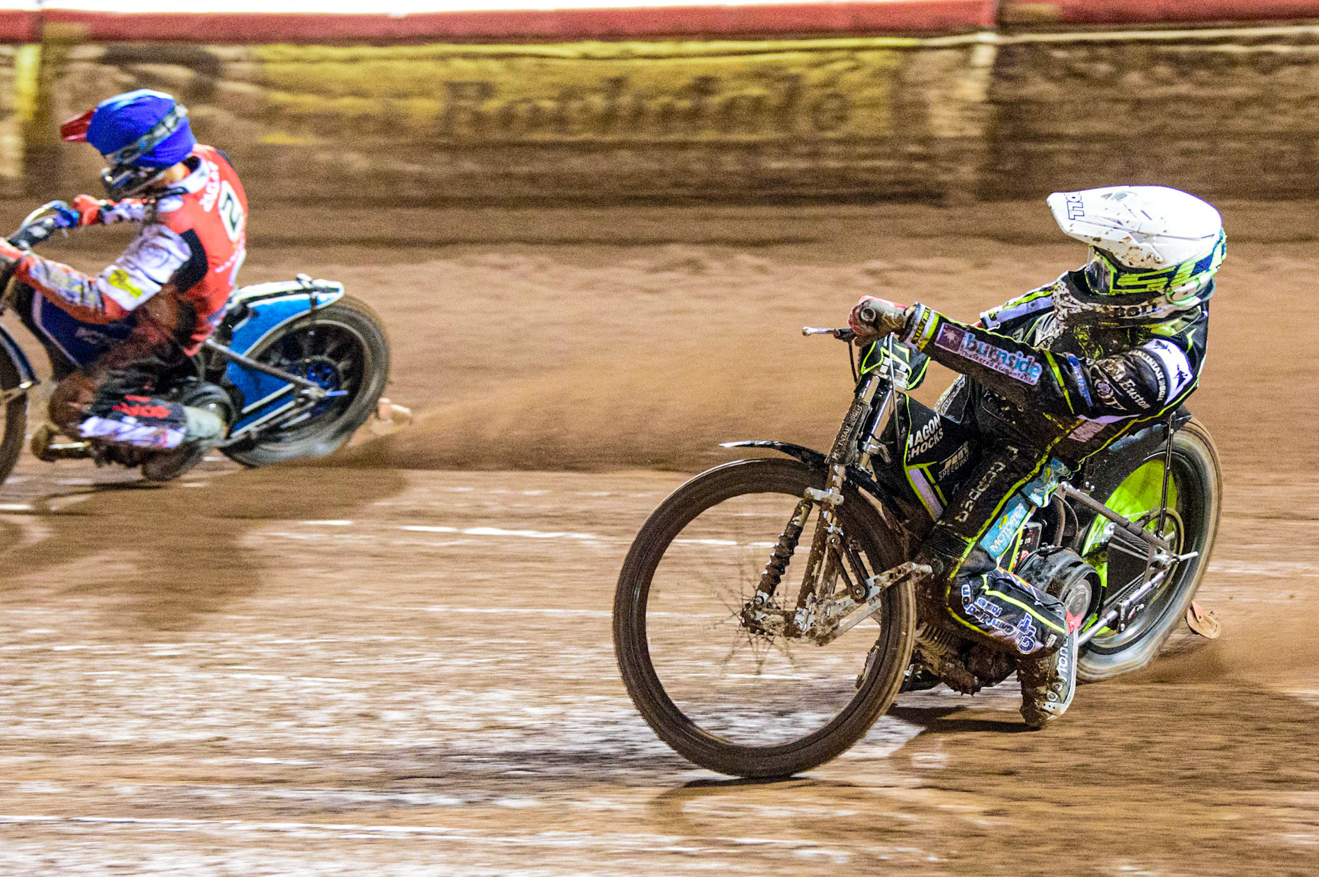 Jason Doyle (White) chases Matej Zagar (Blue)  during the Grant Henderson Pairs at the National Speedway Stadium, Manchester on Thursday 27th October 2022. (Credit: Ian Charles | MI NEWS)