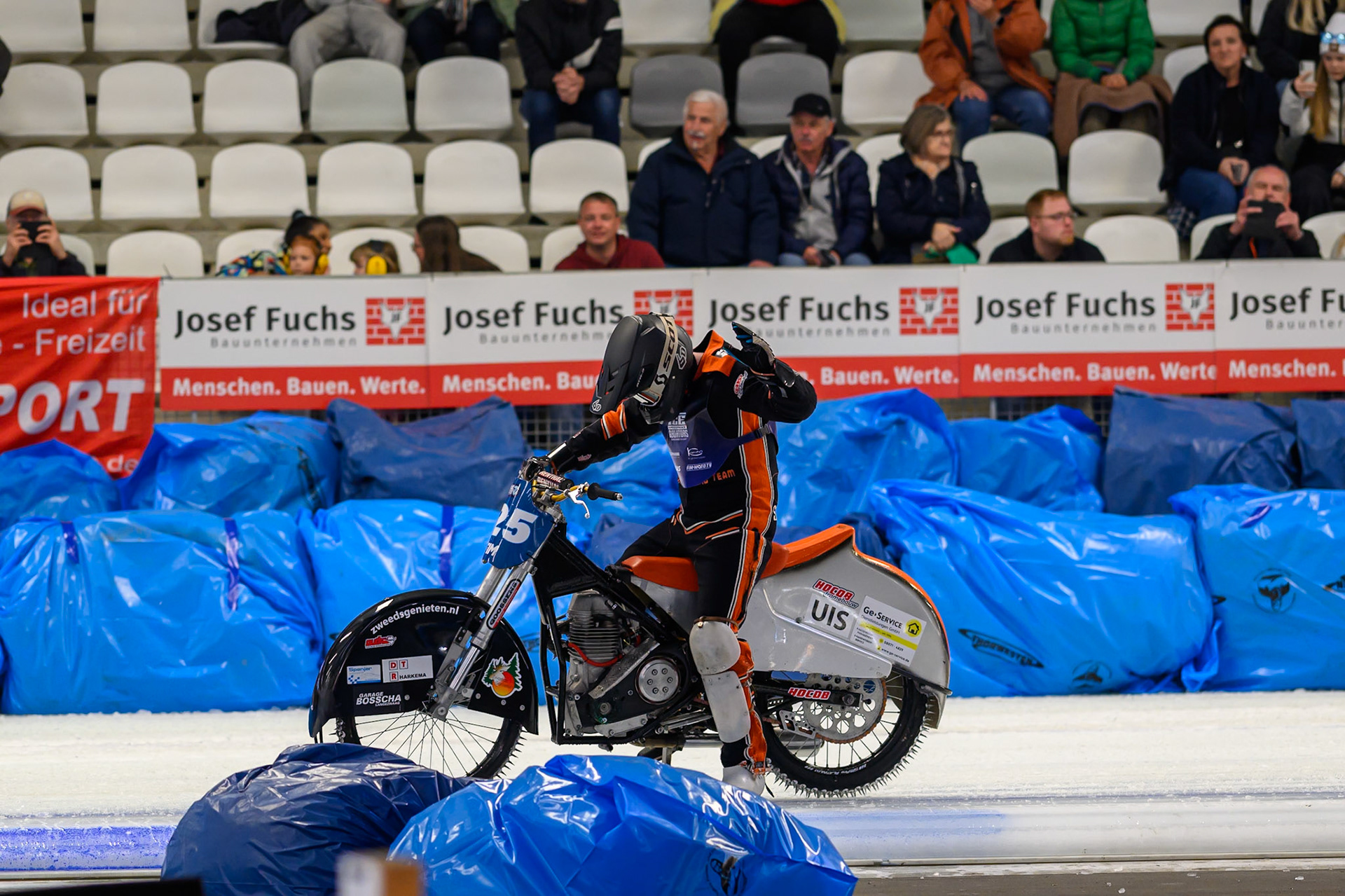 Sebastian Reitsma (125) of The Netherlands has an engine failure during Practice for the Ice Speedway Gladiators World Championship Finals at Max-Aicher-Arena, Inzell on Friday 13th March 2026. (Photo: Ian Charles | MI News)