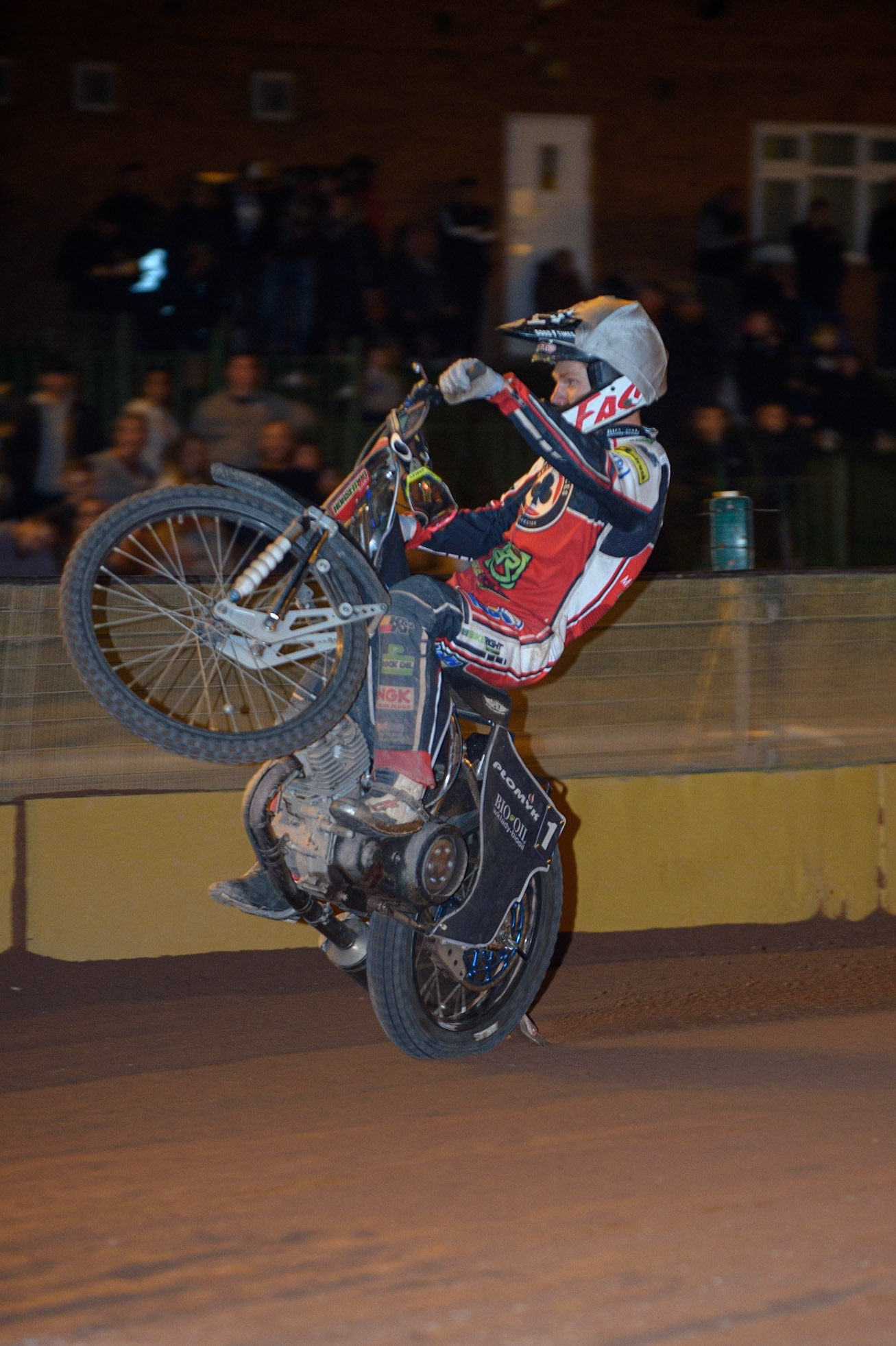 WOLVERHAMPTON, UK. AUGUST 30TH. Dan Bewley  wheelies during the SGB Premiership match between Wolverhampton Wolves and Belle Vue Aces at Monmore Green Stadium, Wolverhampton on Monday 30th August 2021. (Credit: Ian Charles | MI News)