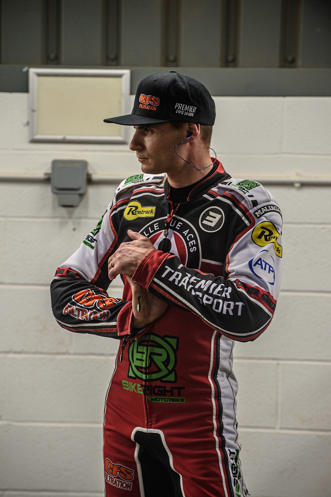 MANCHESTER, UK. OCT 7TH  Belle Vue BikeRight Aces  skipper Steve Worrall   does some stretching exercises during the SGB Premiership Play off Semi-Final Second Leg between Belle Vue Aces and Sheffield Tigers at the National Speedway Stadium, Manchester on Thursday 7th October 2021. (Credit: Ian Charles | MI News)
