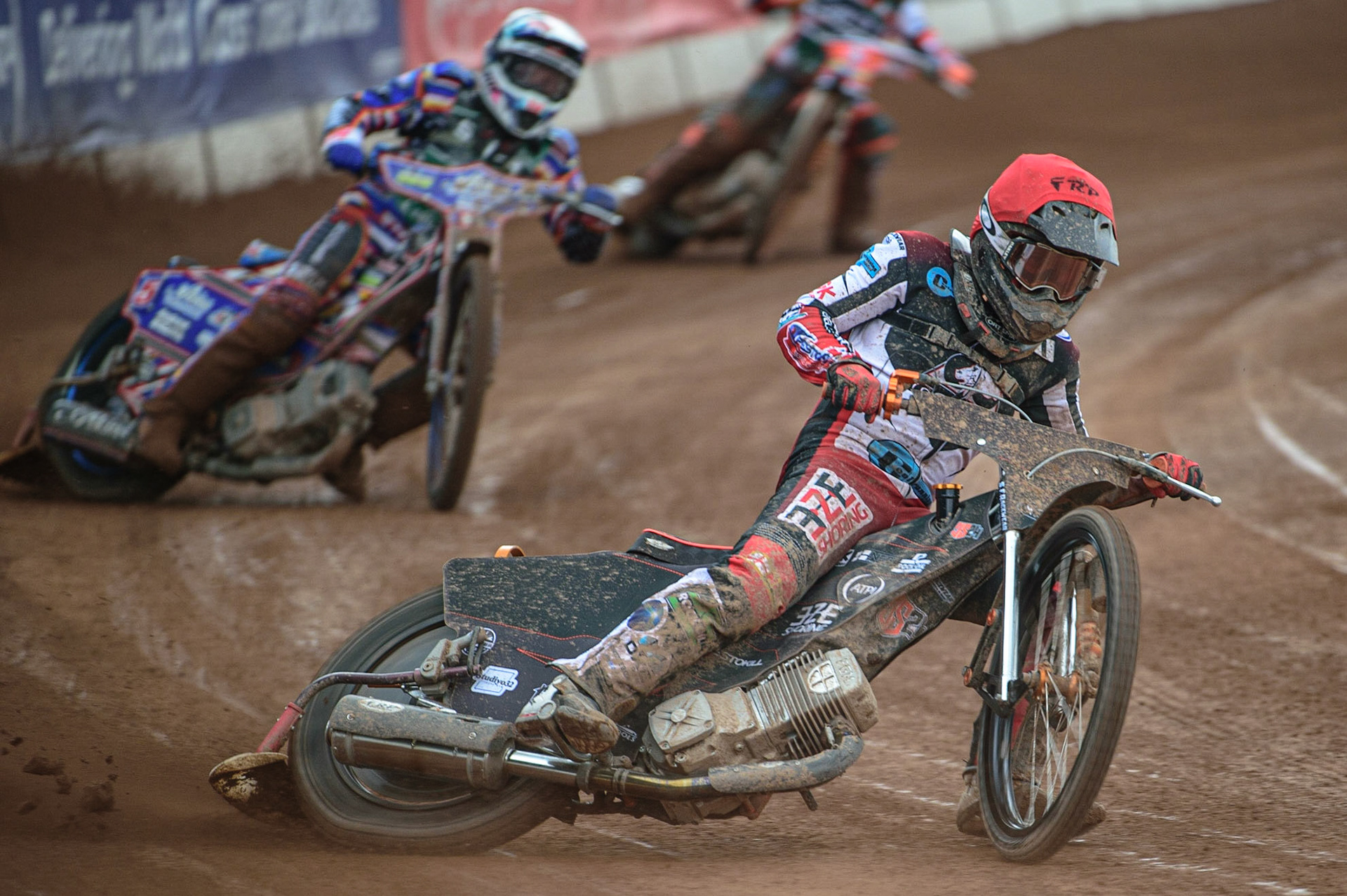 MANCHESTER, UK. APR 15TH  Jack Smith  (Red) leads Henry Atkins  (White)  during the National Development League match between Belle Vue Colts and Plymouth Centurions at the National Speedway Stadium, Manchester on Friday 15th April 2022. (Credit: Ian Charles | MI News)