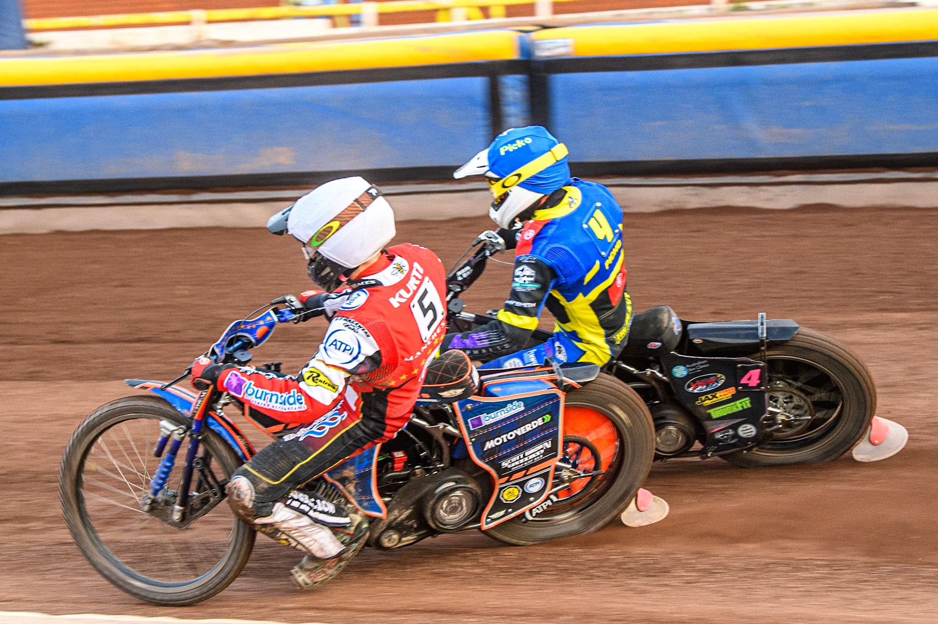 Brady Kurtz (White) inside Josh Pickering (Red) during the Sports Insure Premiership match between Sheffield Tigers and Belle Vue Aces at Owlerton Stadium, Sheffield on Thursday 20th July 2023. (Photo: Ian Charles | MI News)