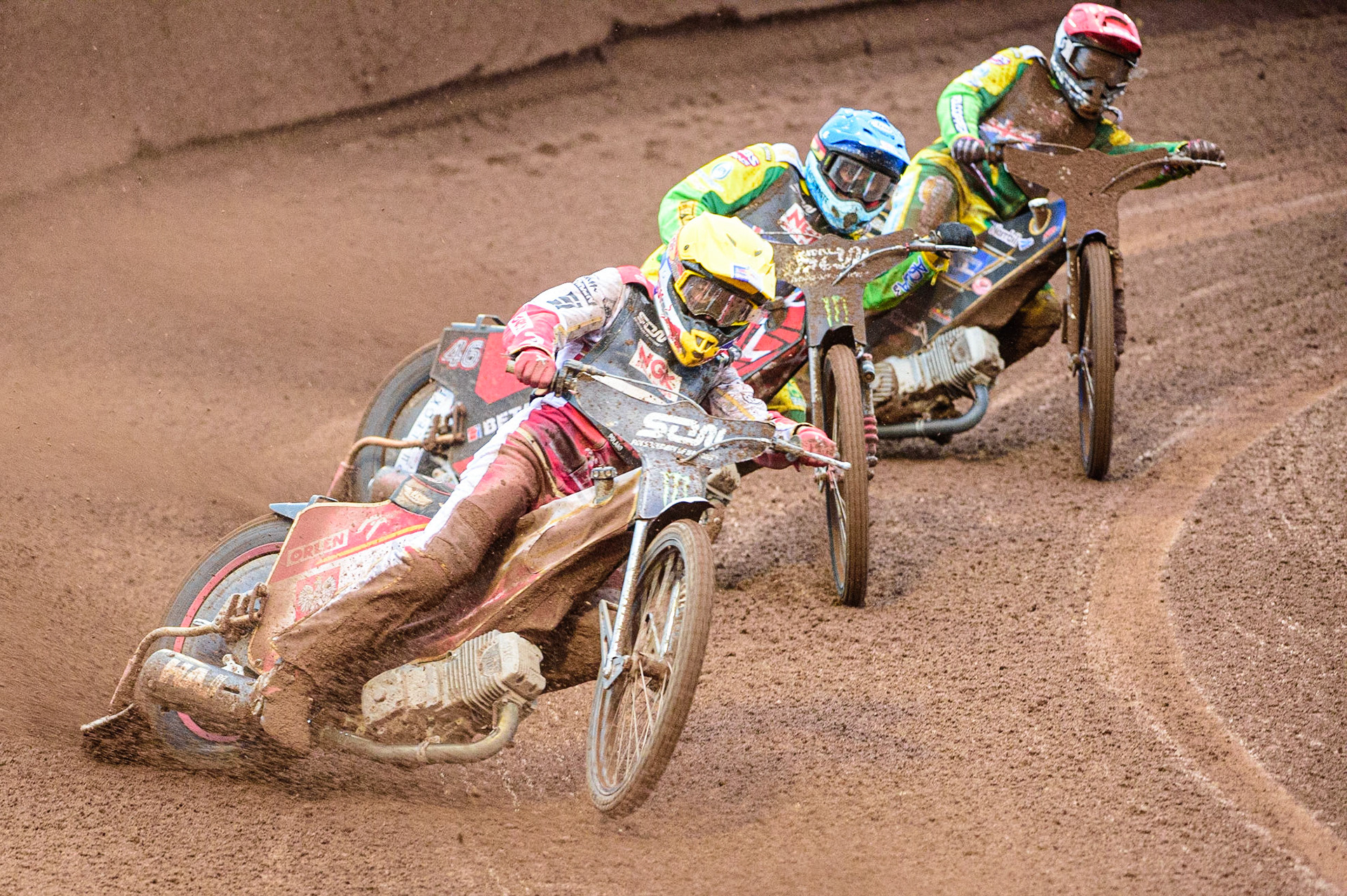 MANCHESTER, UK. OCT 17TH Maciej Janowski of Poland (Yellow) leads Max Fricke of Australia (Blue) and Jason Doyle of Australia (Red) during the Monster Energy FIM Speedway of Nations at the National Speedway Stadium, Manchester on Sunday  17th October 2021. (Credit: Ian Charles | MI News)