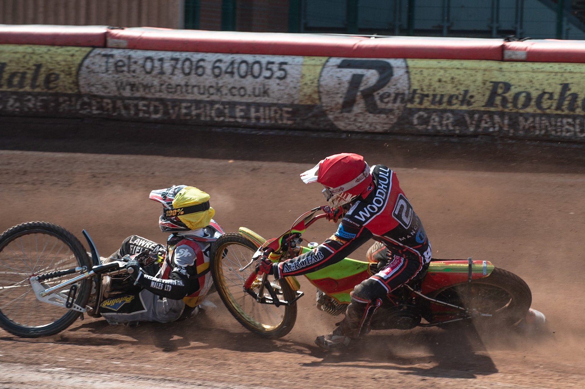 Photo: Ian Charles

Ben Woodhull (Red) brings down Joe Alcock (Yellow)

Belle Vue Colts v Stoke Potters, National League, Belle Vue National Speedway Stadium, Manchester, Friday 19  April  2019