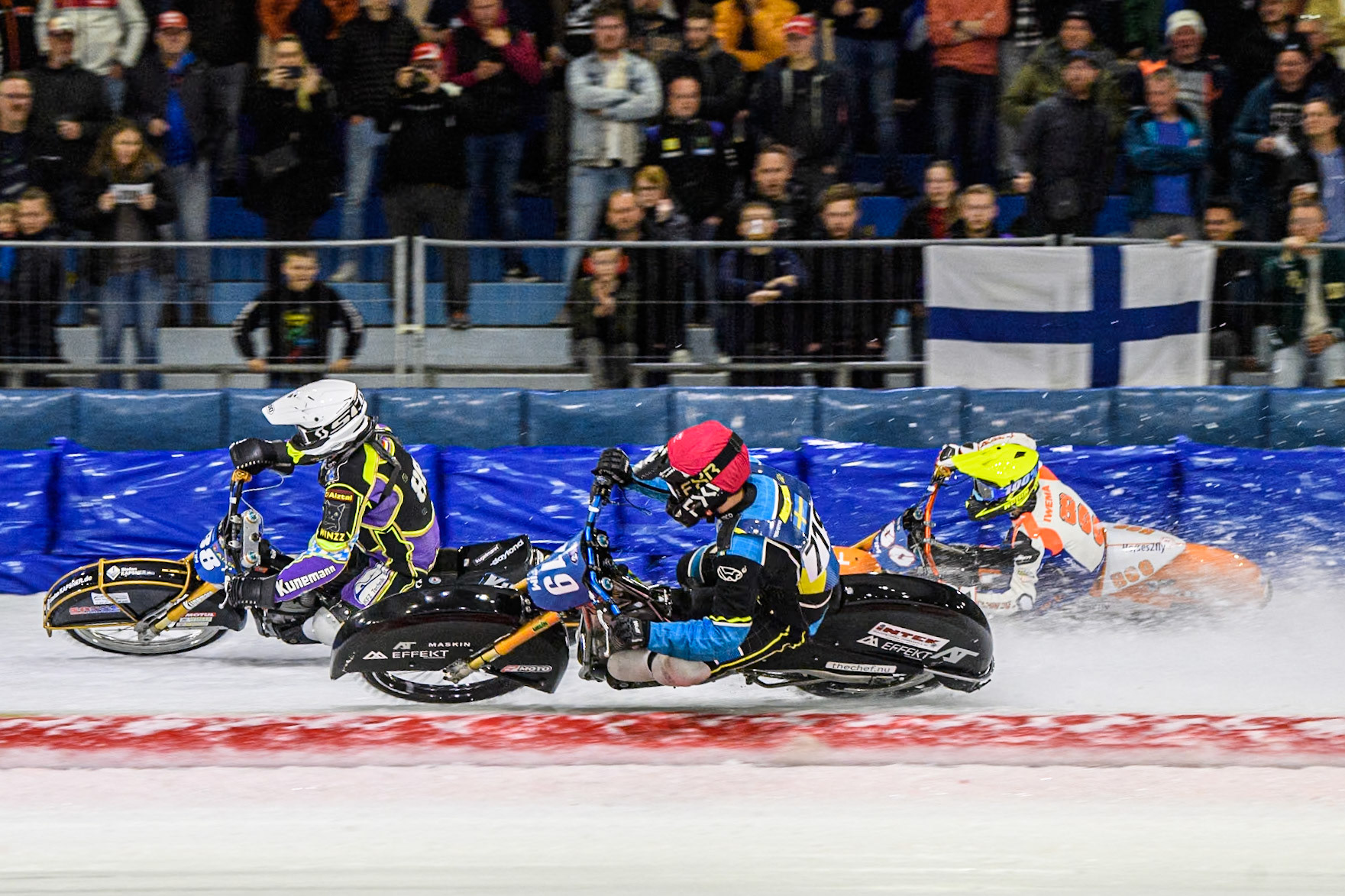 Filip Jäger (719) of Sweden in Red rides inside \Max Niedermaier  (88) of Germany in White and \during the FIM Ice Speedway Gladiators World Championship, Final 3 at the Ice Stadium, Thialf, Heerenveen on Saturday 5th April 2025. (Photo: Ian Charles | MI News)