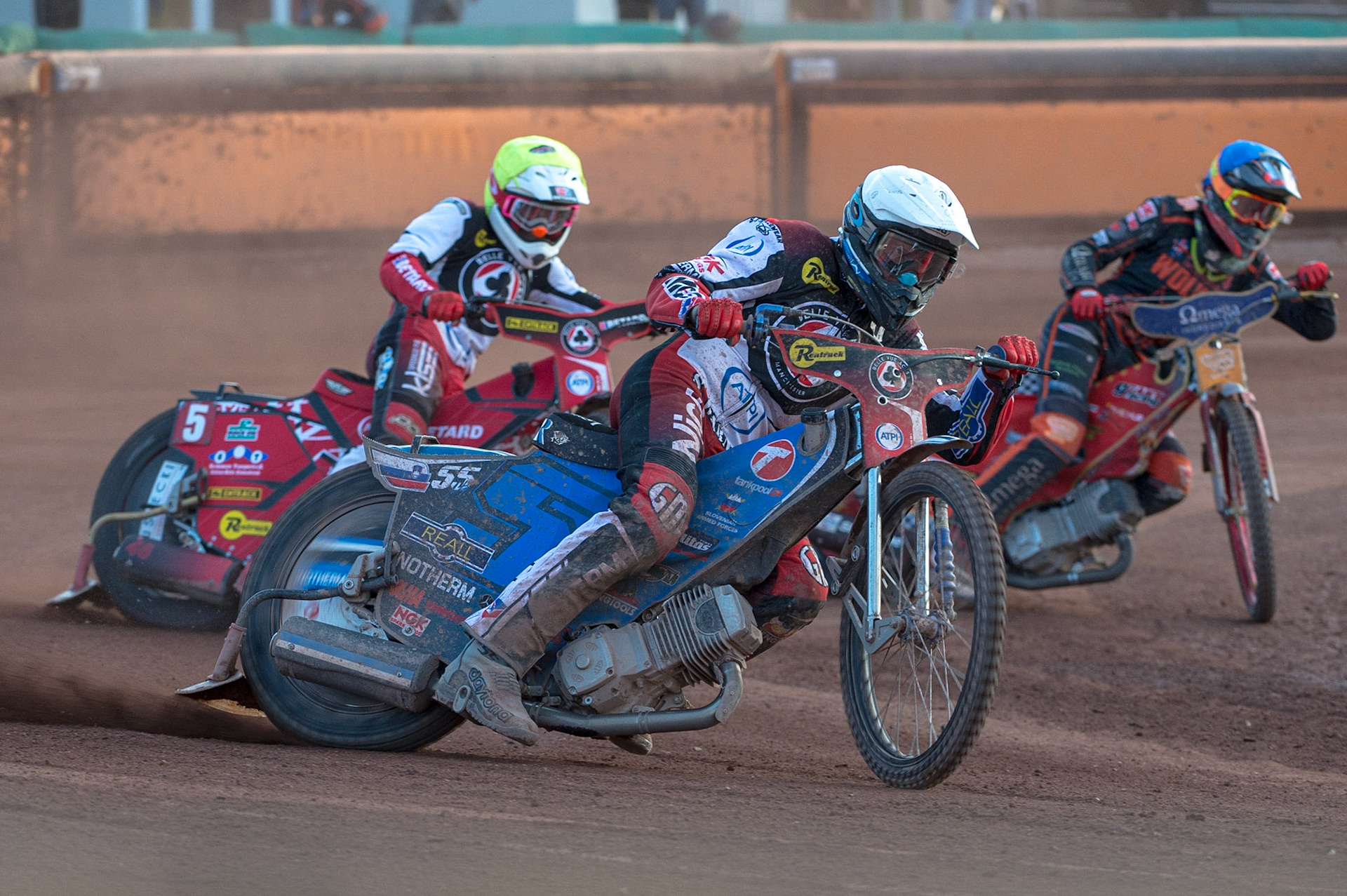 WOLVERHAMPTON, UK. JUN 20TH Matej Zagar   (White) leads Max Fricke  (Yellow) and Drew Kemp  (Blue) during the SGB Premiership match between Wolverhampton Wolves and Belle Vue Aces at Monmore Green Stadium, Wolverhampton on Monday 20th June 2022. (Credit: Ian Charles | MI News)