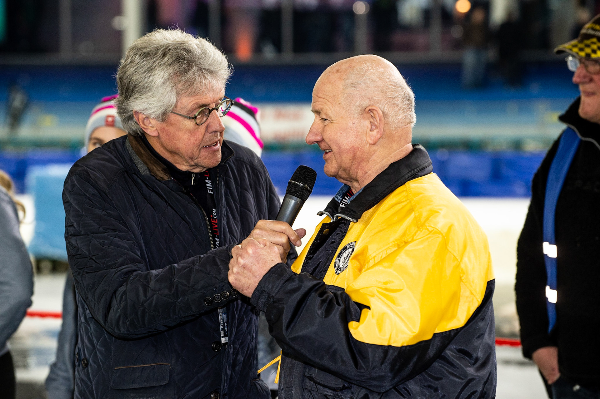 Photo: Ian Charles

Meeting presenter Jan de Rooij (left) interviews former Dutch rider and meeting sponsor Roelof Thijs 


Roelof Thijs Bokaal, Ice Rink Thialf, Heerenveen, Netherlands Friday  29  March  2019