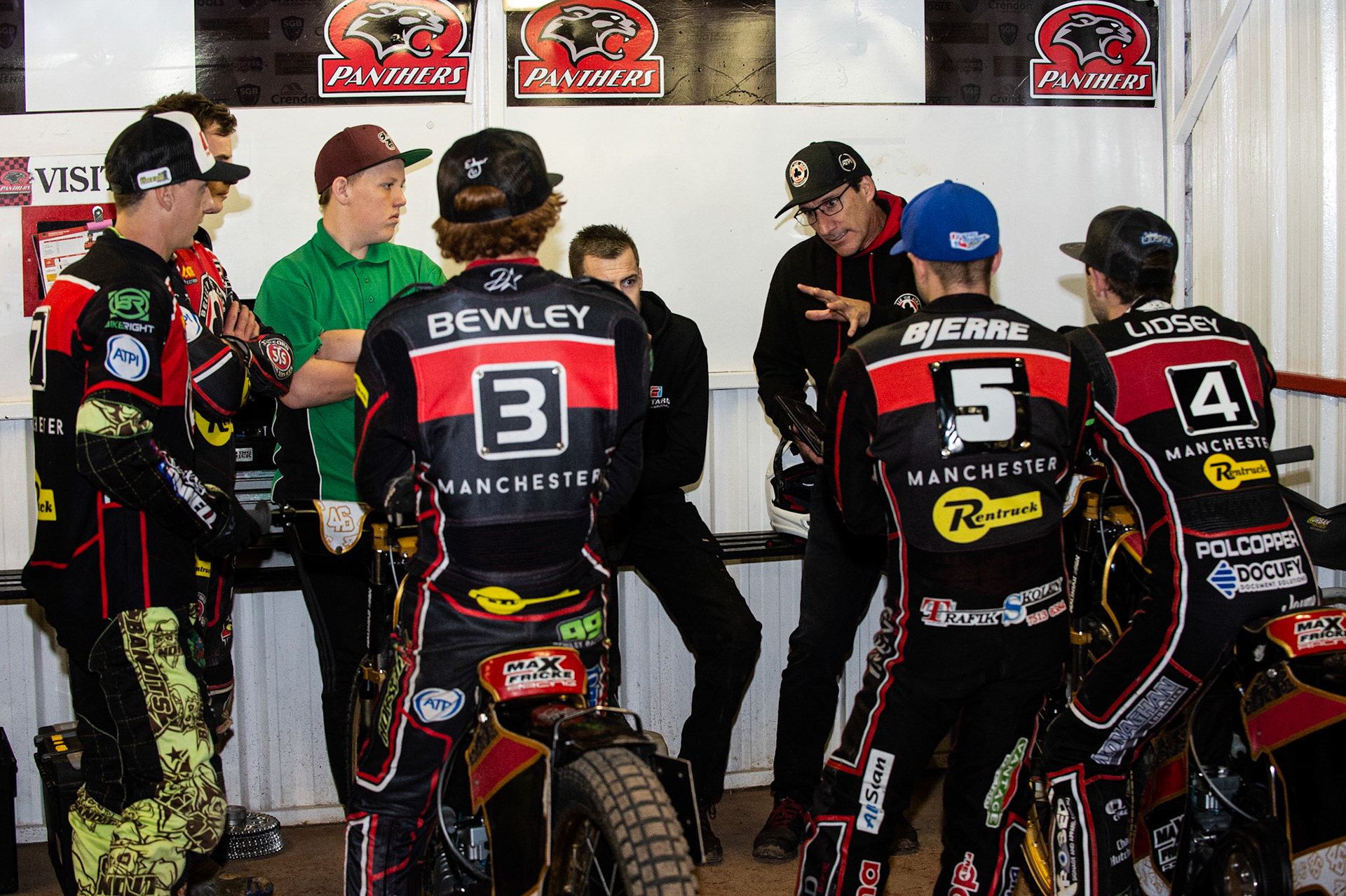 Photo by Ian Charles:

The Aces have a team meeting 


Peterborough Panthers v Belle Vue Aces, British Speedway Premiership, Thursday, 5, September, 2019
