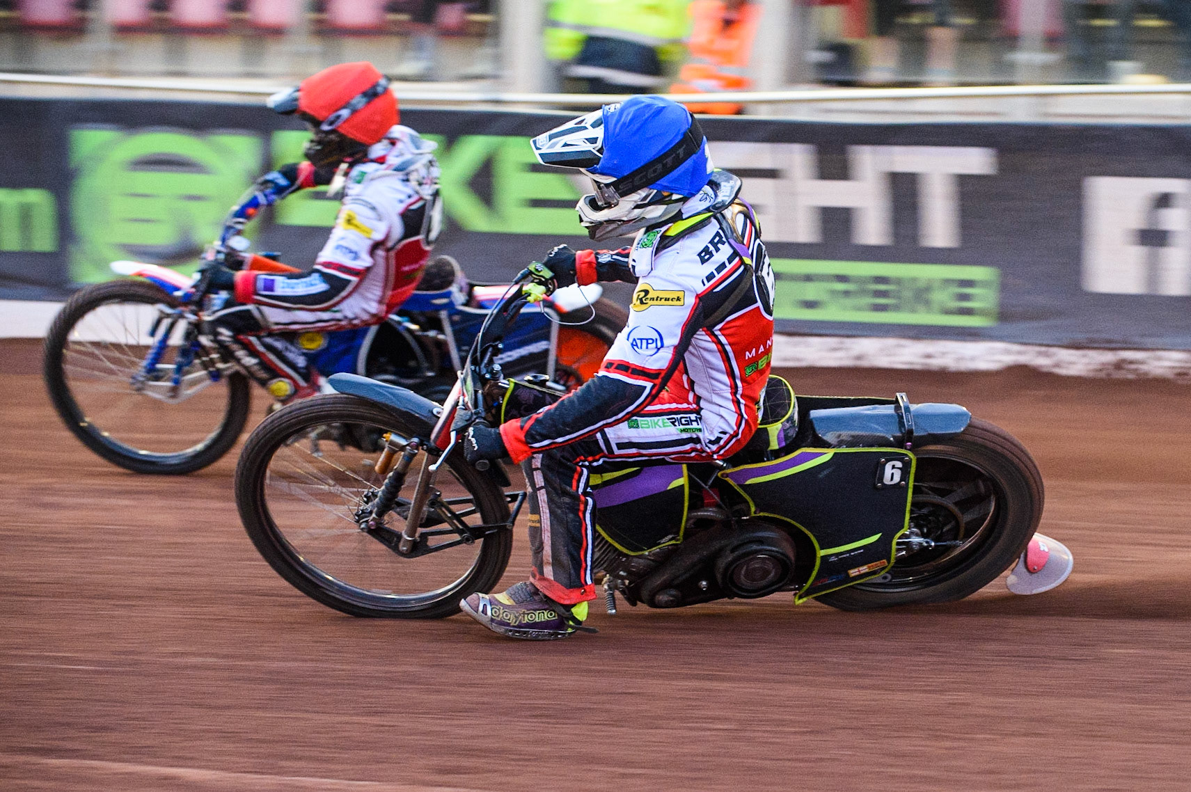 MANCHESTER UKTom Brennan (Blue) inside Brady Kurtz   (Red) during the SGB Premiership match between Belle Vue Aces and Ipswich Witches at the National Speedway Stadium, Manchester on Monday 2nd August 2021. (Credit: Ian Charles | MI News)