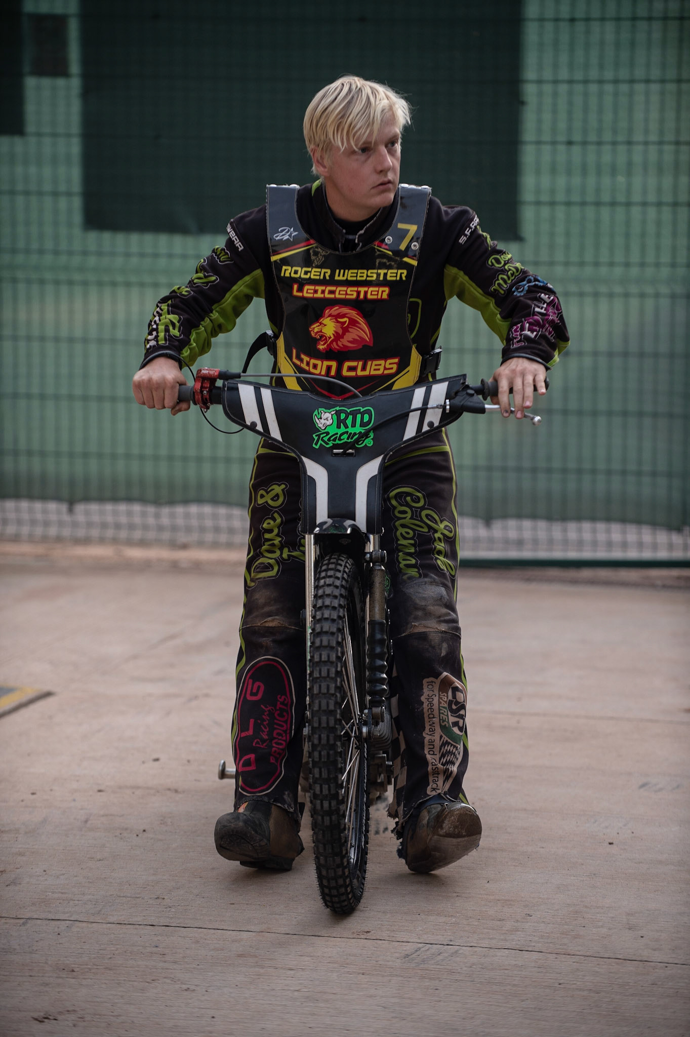 Photo: Ian Charles

Ryan Terry-Daley  tries his clutch

Belle Vue Colts v Leicester Cubs, SGB National League, Belle Vue National Speedway Stadium, Manchester, Thursday 8  August  2019